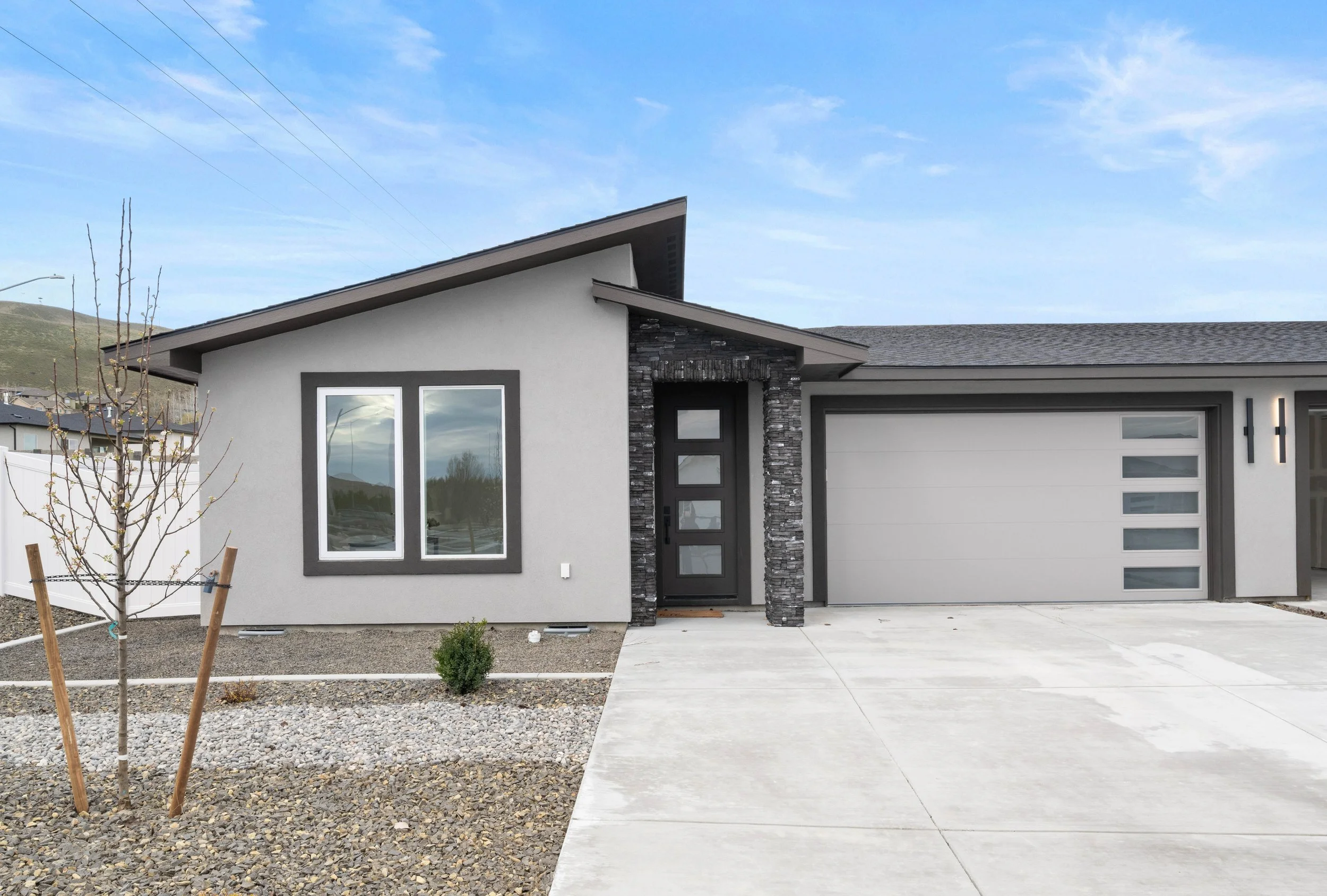New Townhome units on Queensgate in RIchland WA by Lieb Fine Homes