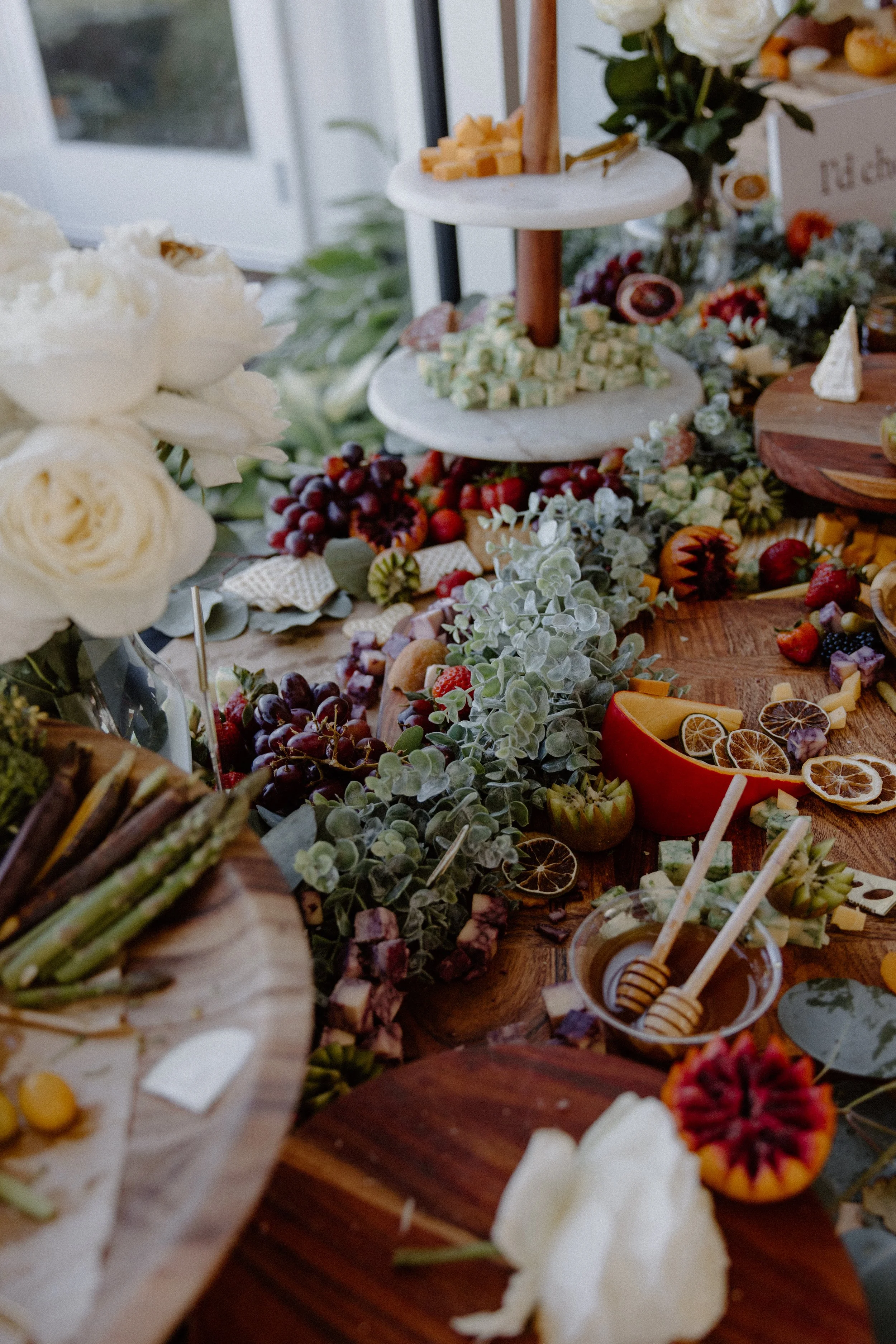 TABLE (1).jpg