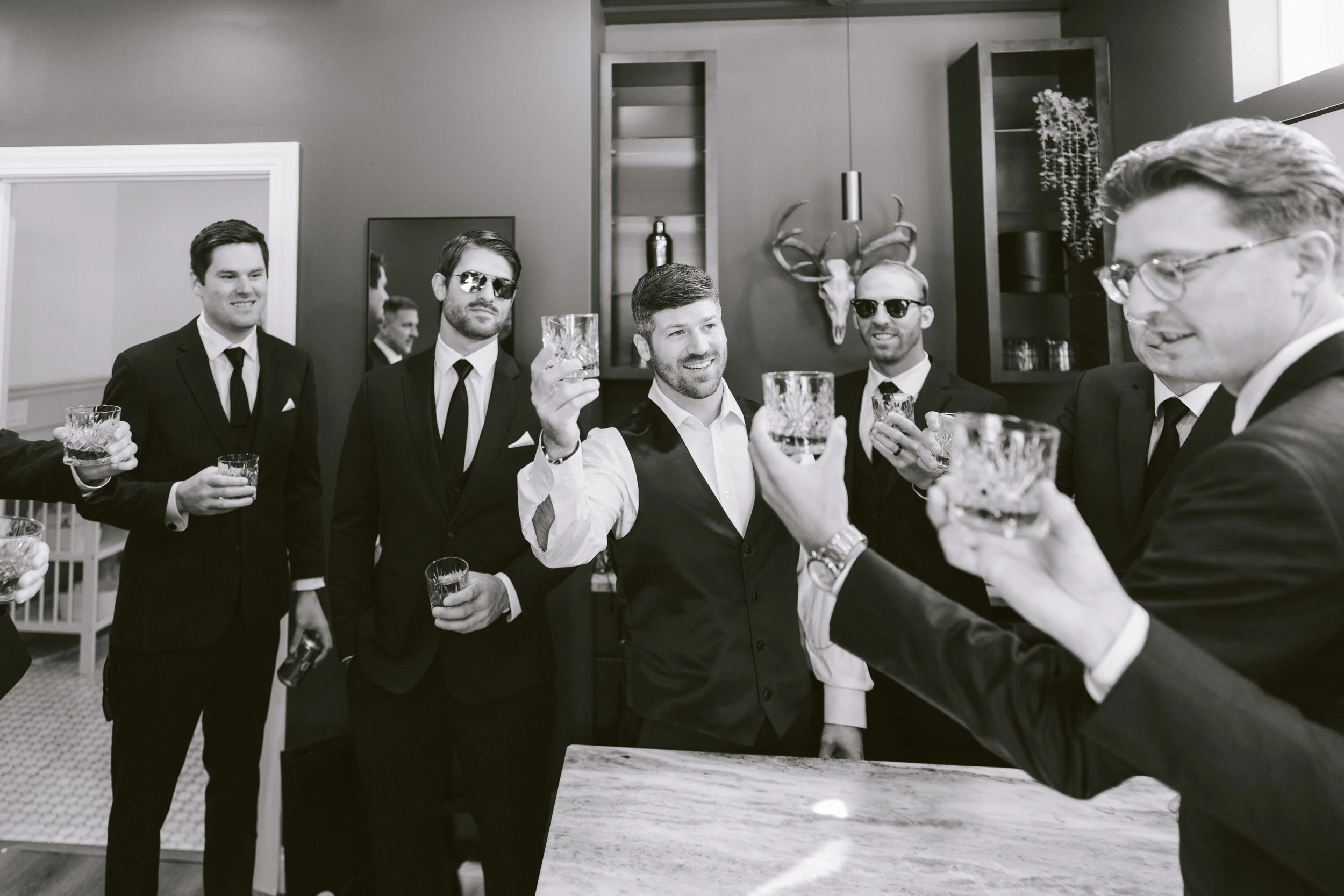 GROOM SUITE_Y (2).jpg