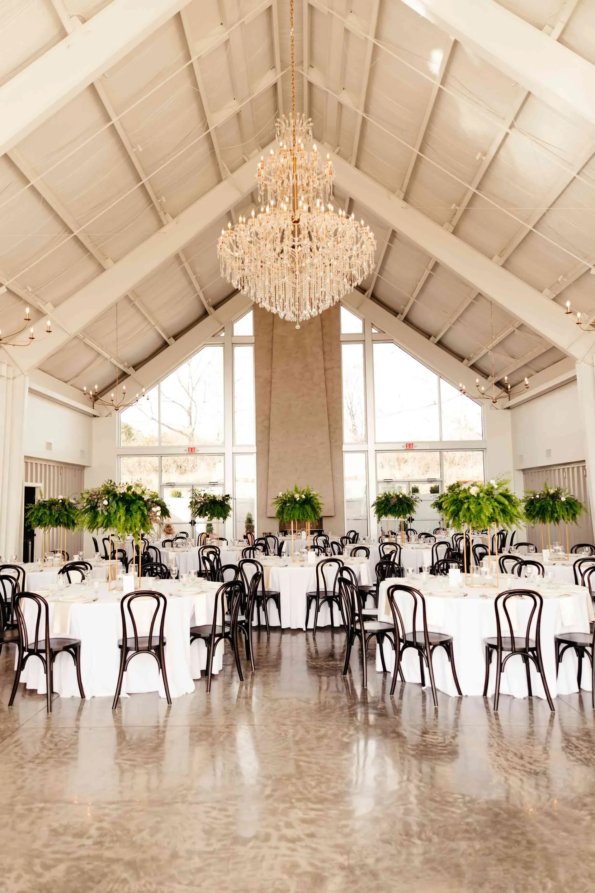 Elegant wedding reception space at Hocking Hills venue