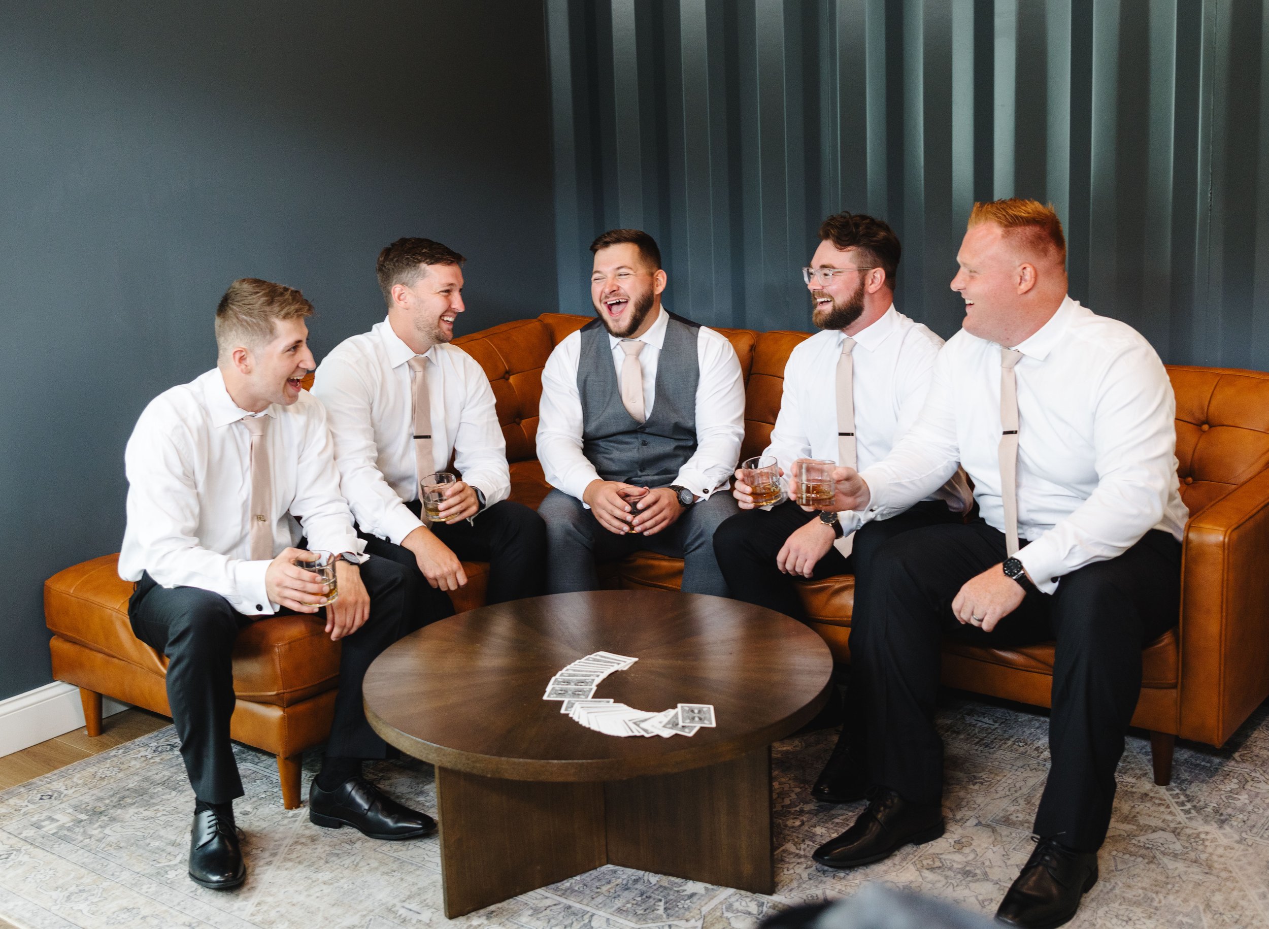 GROOM SUITE_Y (4).jpg