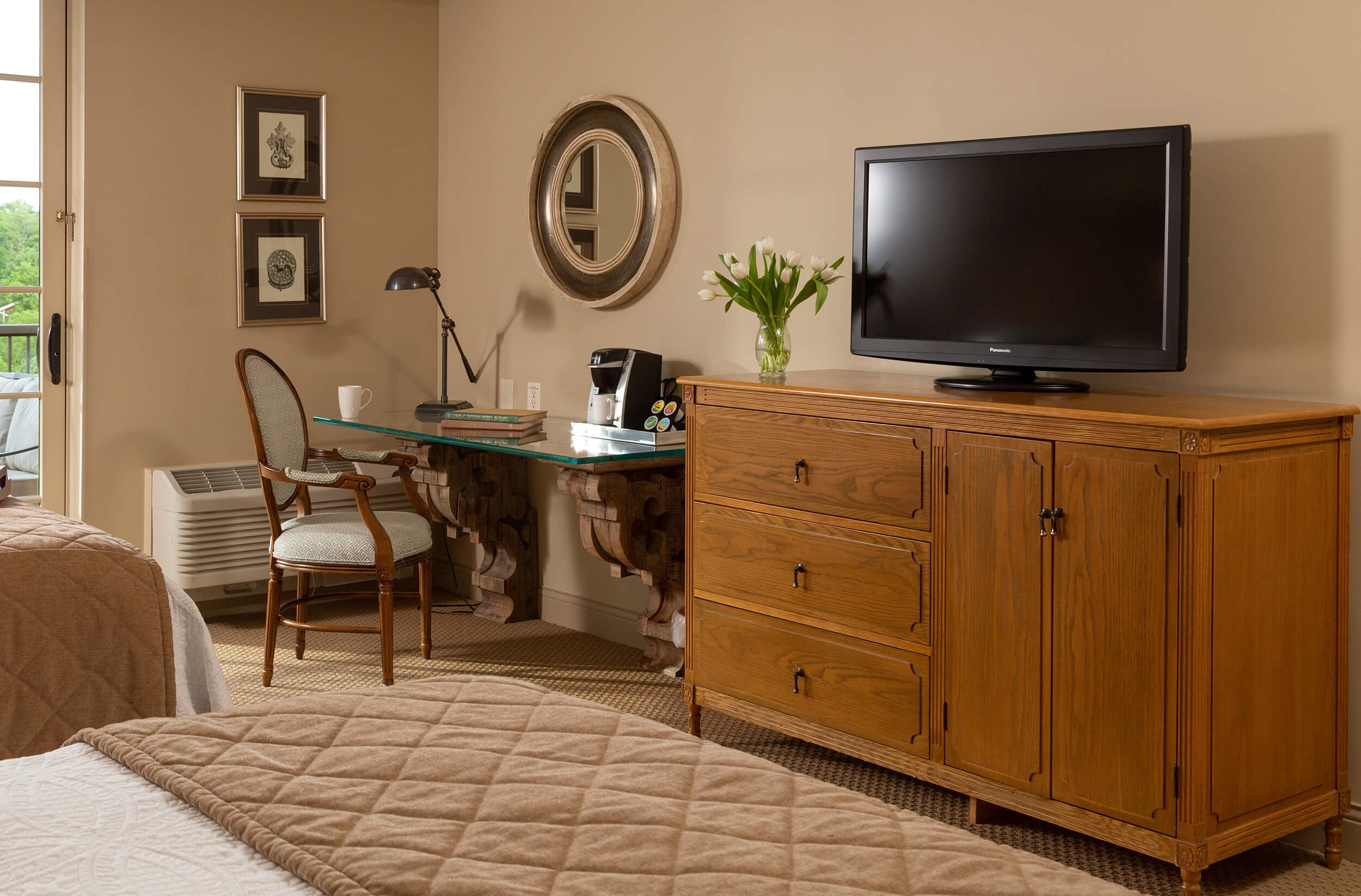 The living area of a Queen Deluxe room at Diamond Mills hotel in Saugerties, NY