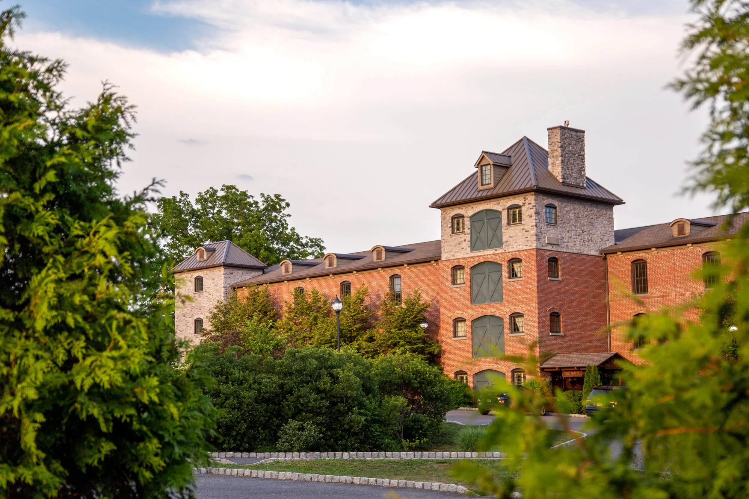 Where to Stay in Saugerties: Diamond Mills Resort