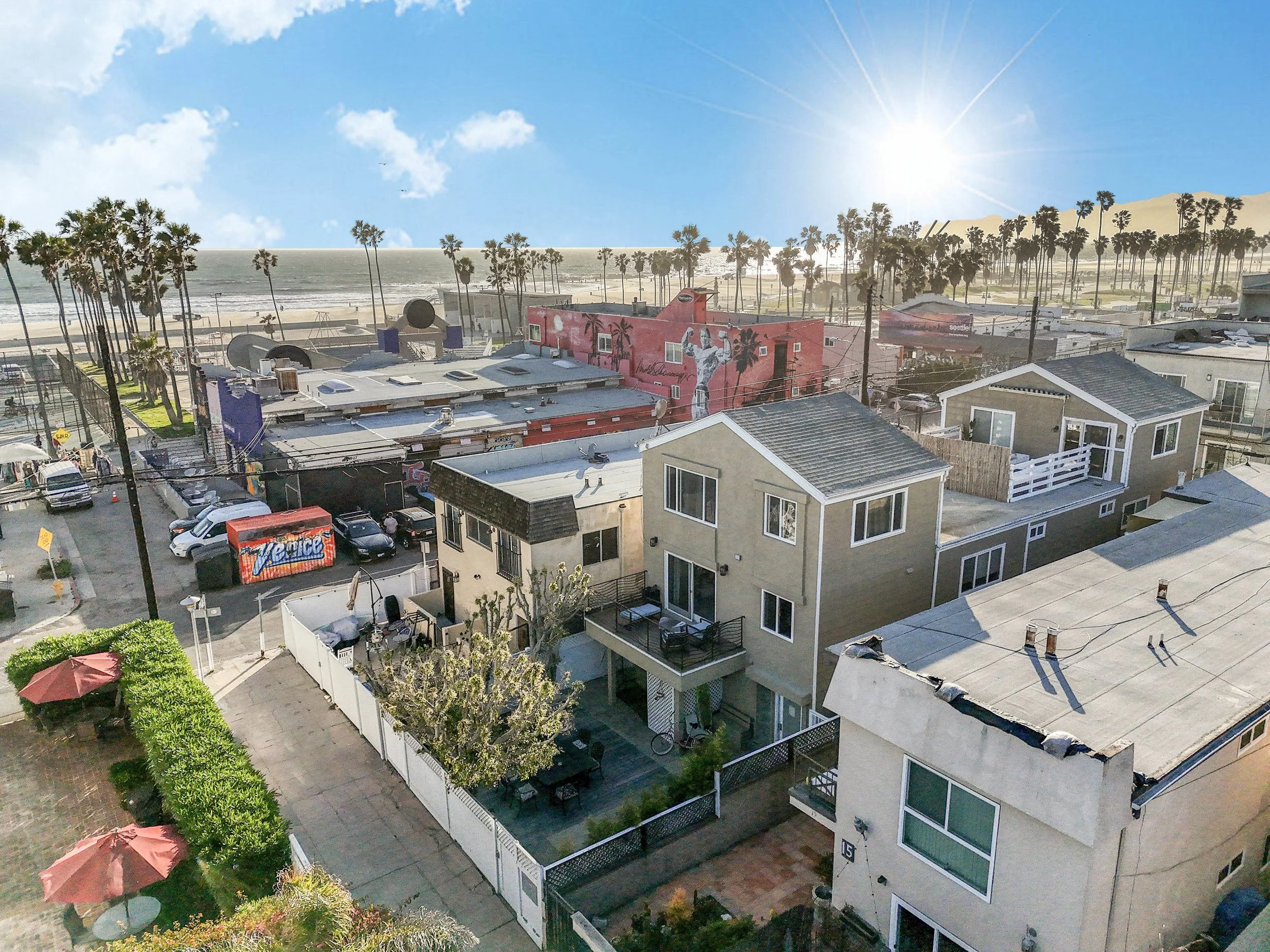 3 story apartment building in Venice Beach with ocean views