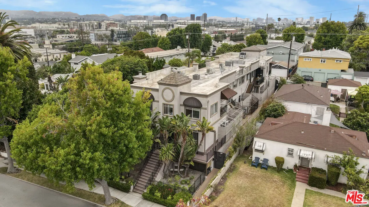 1837 18th St apartment building