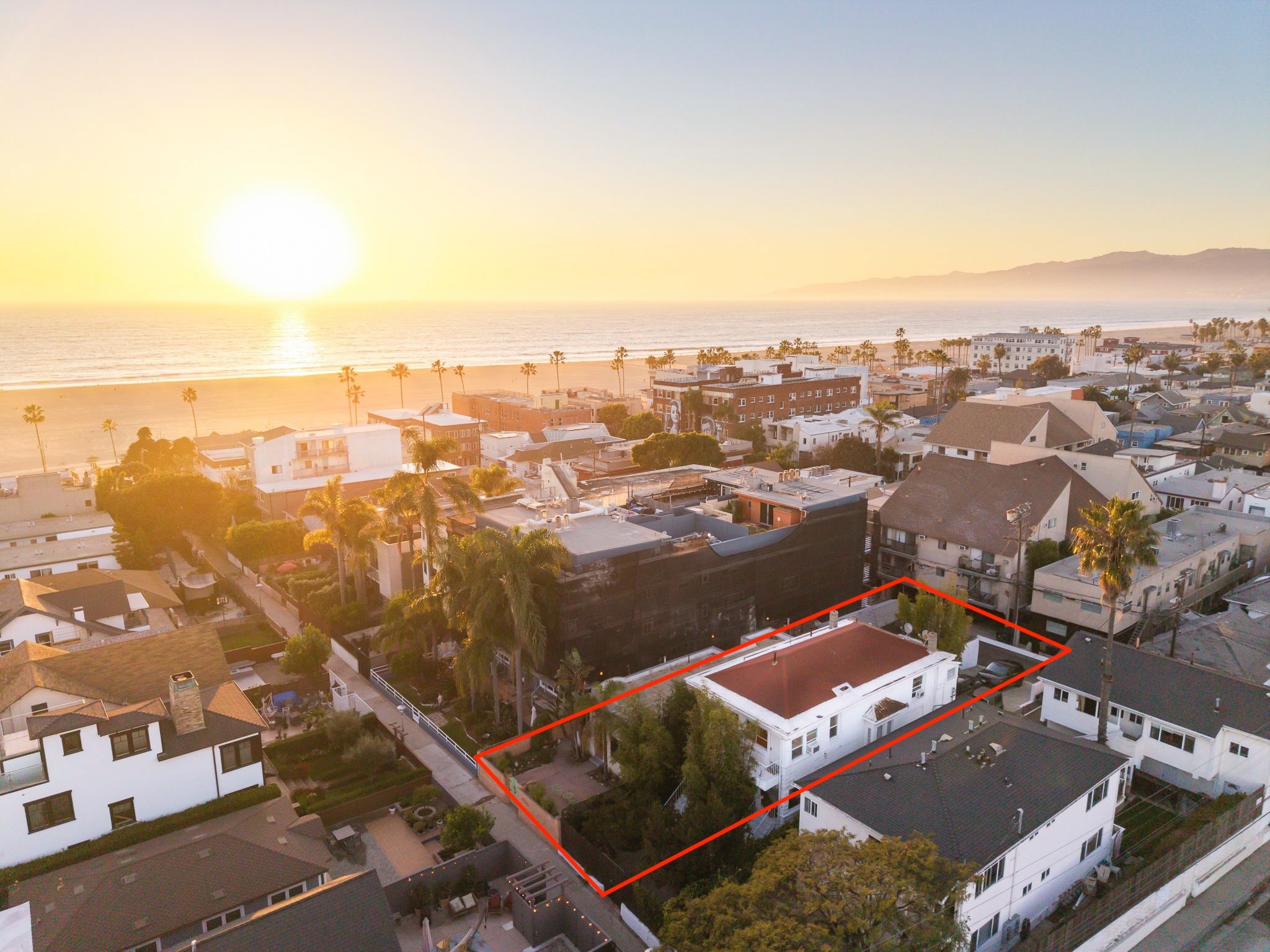 51 Sunset Ave, Venice, CA 90291