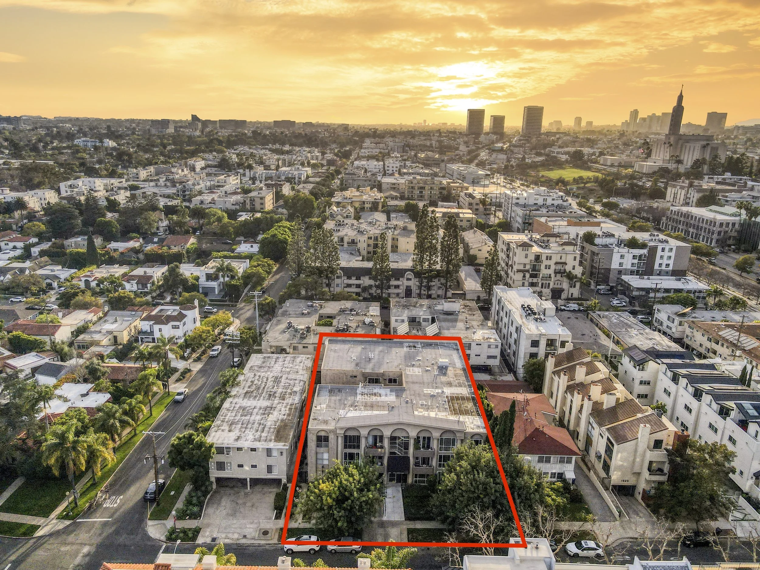 1833 Westholme Ave.jpg