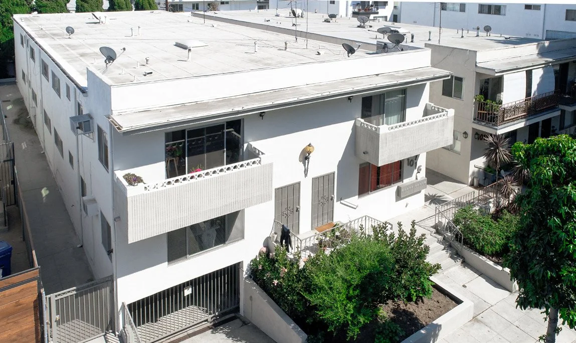 1016 N Laurel Ave apartment building