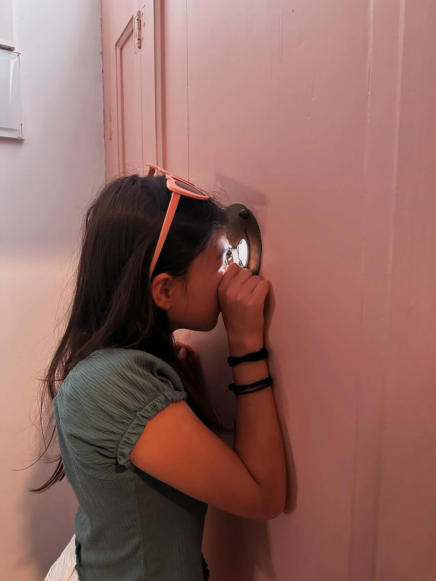 Barcelona & Mataró: We’ve just spent the last two weeks visiting friends and family, and the fun thing about visiting places you’ve been to before is that it allows you to zoom in and appreciate details, whether it is pink fron