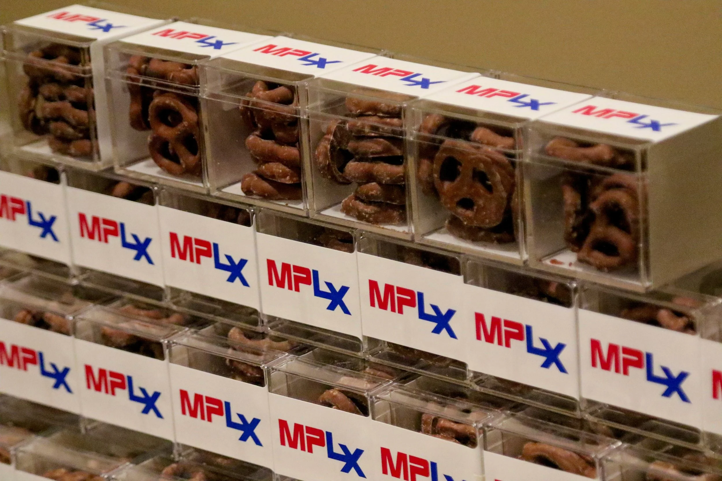 mplx favors.jpg