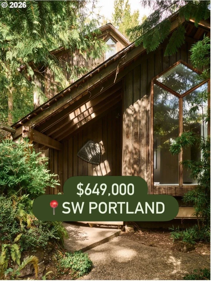 This one just hit the market in Vista Hills and It is just yearning to be shared on Instagram 😆
So stunning no notes! 

.71 acres 
4 beds 3 bath 2,988 sq ft Interested
Located in West Slope neighborhood of SW Portland 

Address is 3210 sw Malcom Ct 