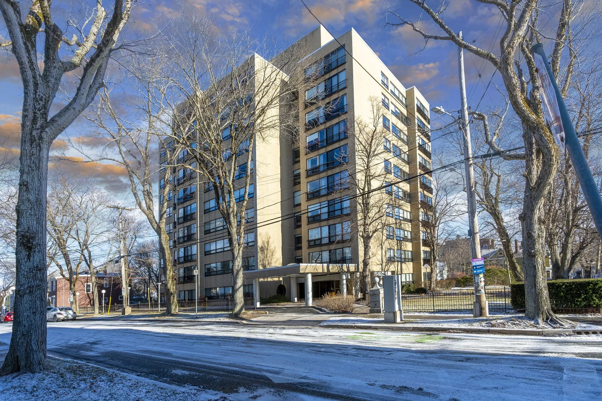 607 - 6095 Coburg Road