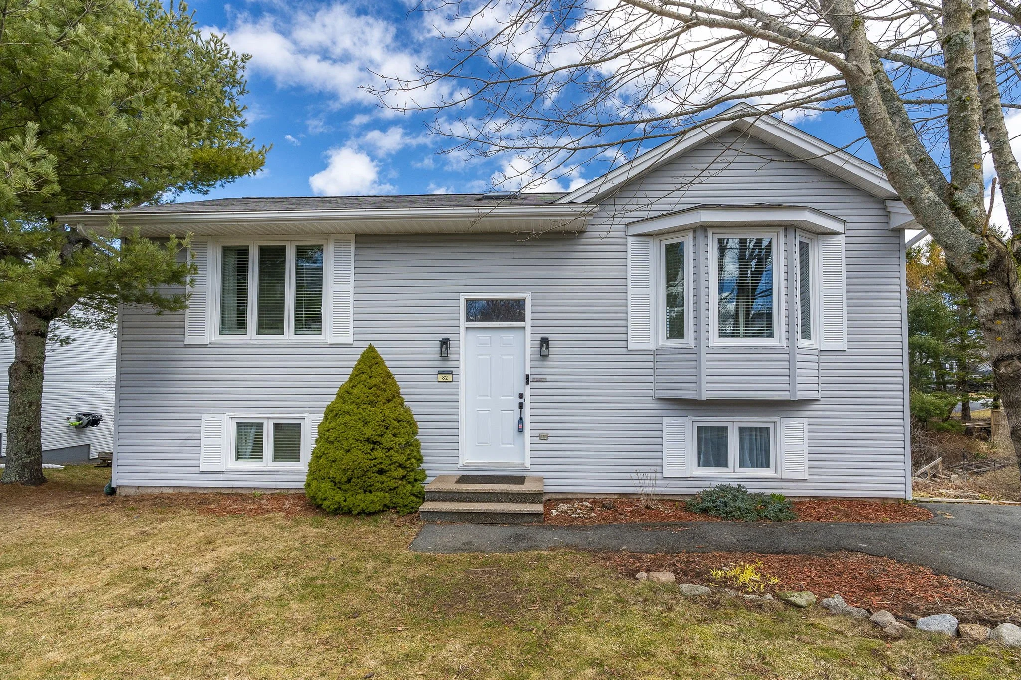 82 Governors Lake Drive - SOLD