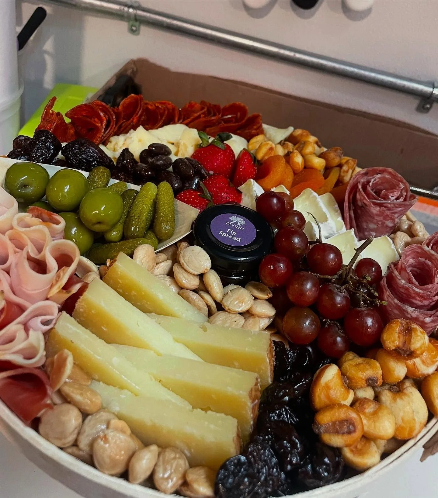 Some recent charcuterie boards we&rsquo;ve been loving😍

All this and MORE could be yours&hellip;. 😏
Check out our website for more info on our catering menu! 
🧀🍖🍇