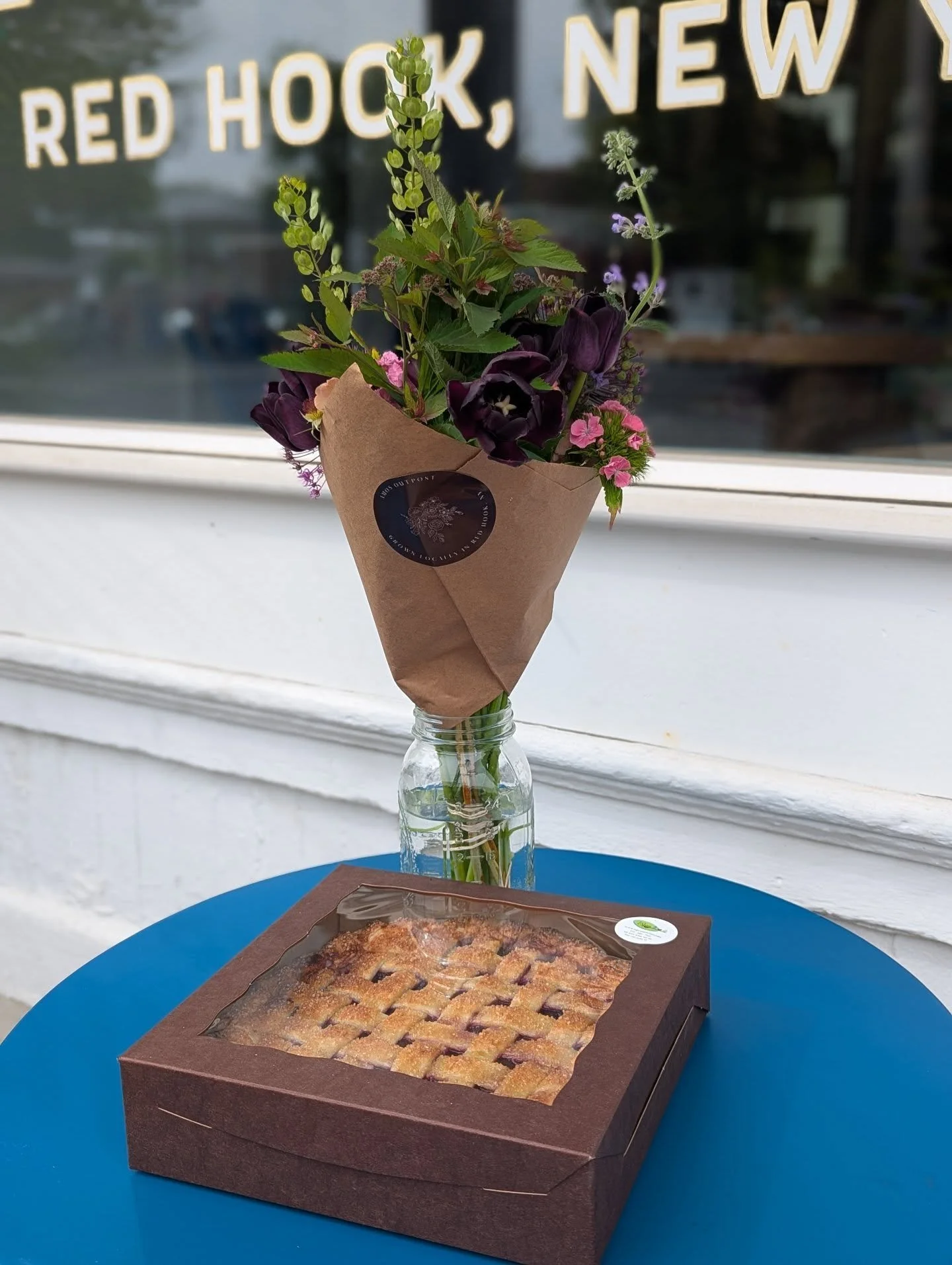 Amos Outpost market bouquets available in the shop this weekend and @tspoonkitchen fruit pies! 💐🥧