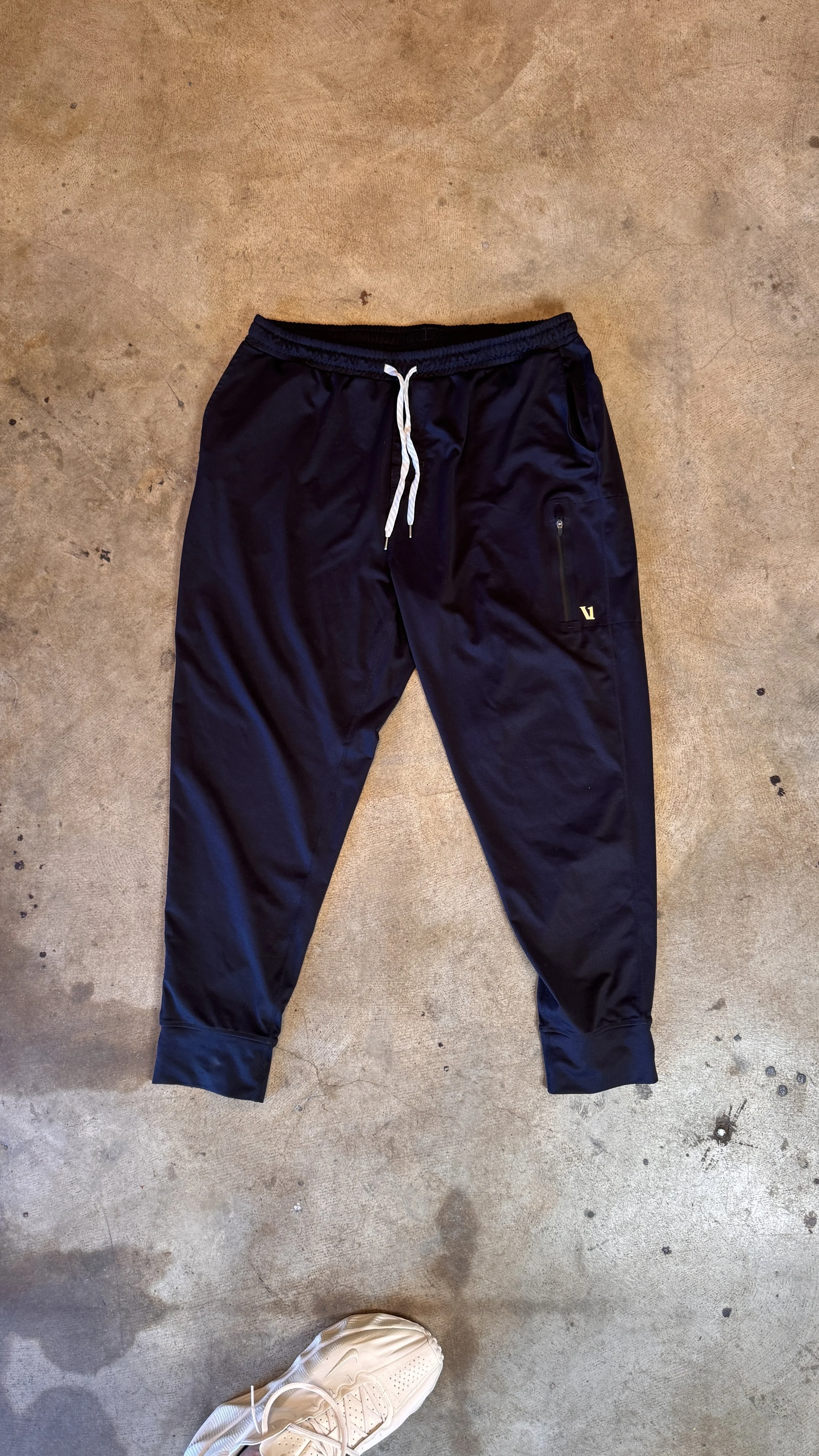 Vuori Sunday Performance Jogger Size XXL