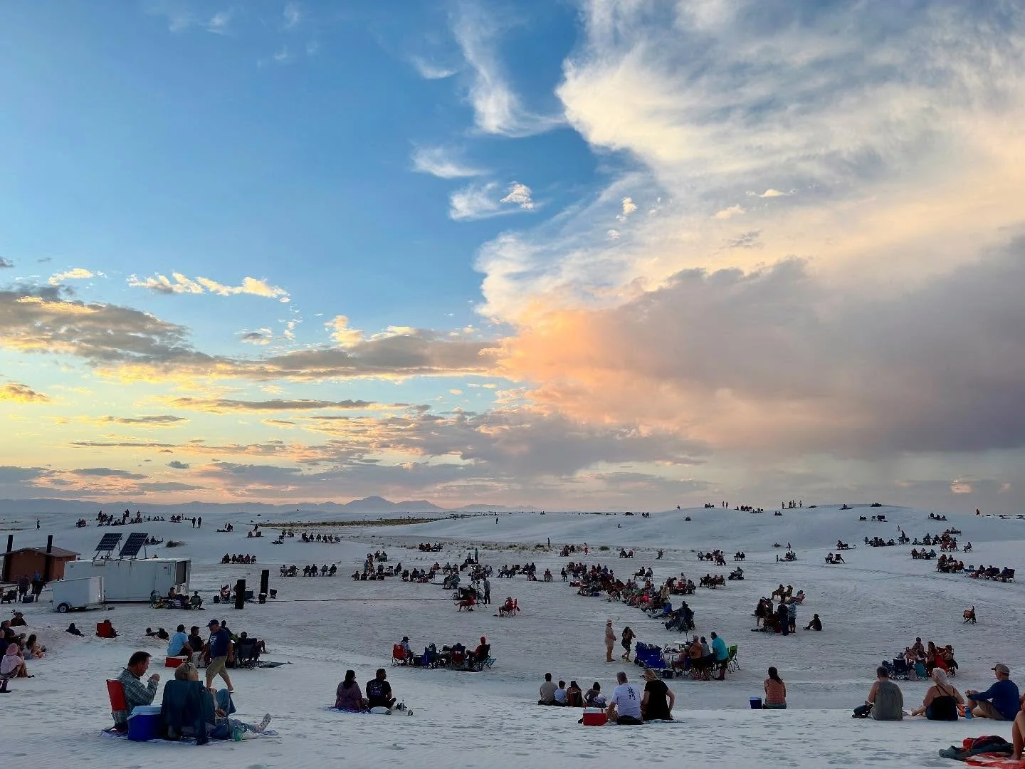 Full moon night with a blues band in White Sands National Park. Always magical 🤩 #cloudcrofthostel