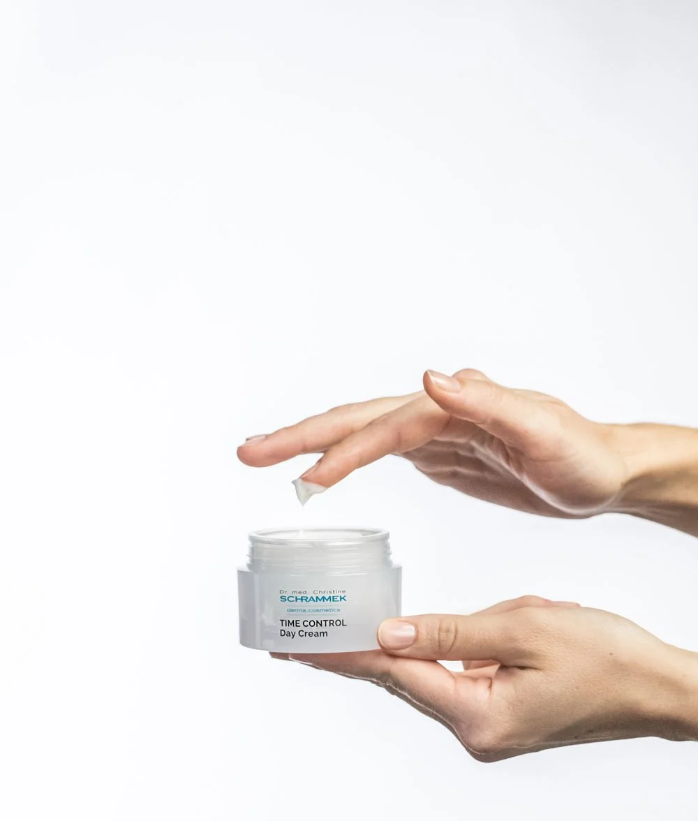 TIME-CONTROL-Day-Cream-Hand-2.jpg