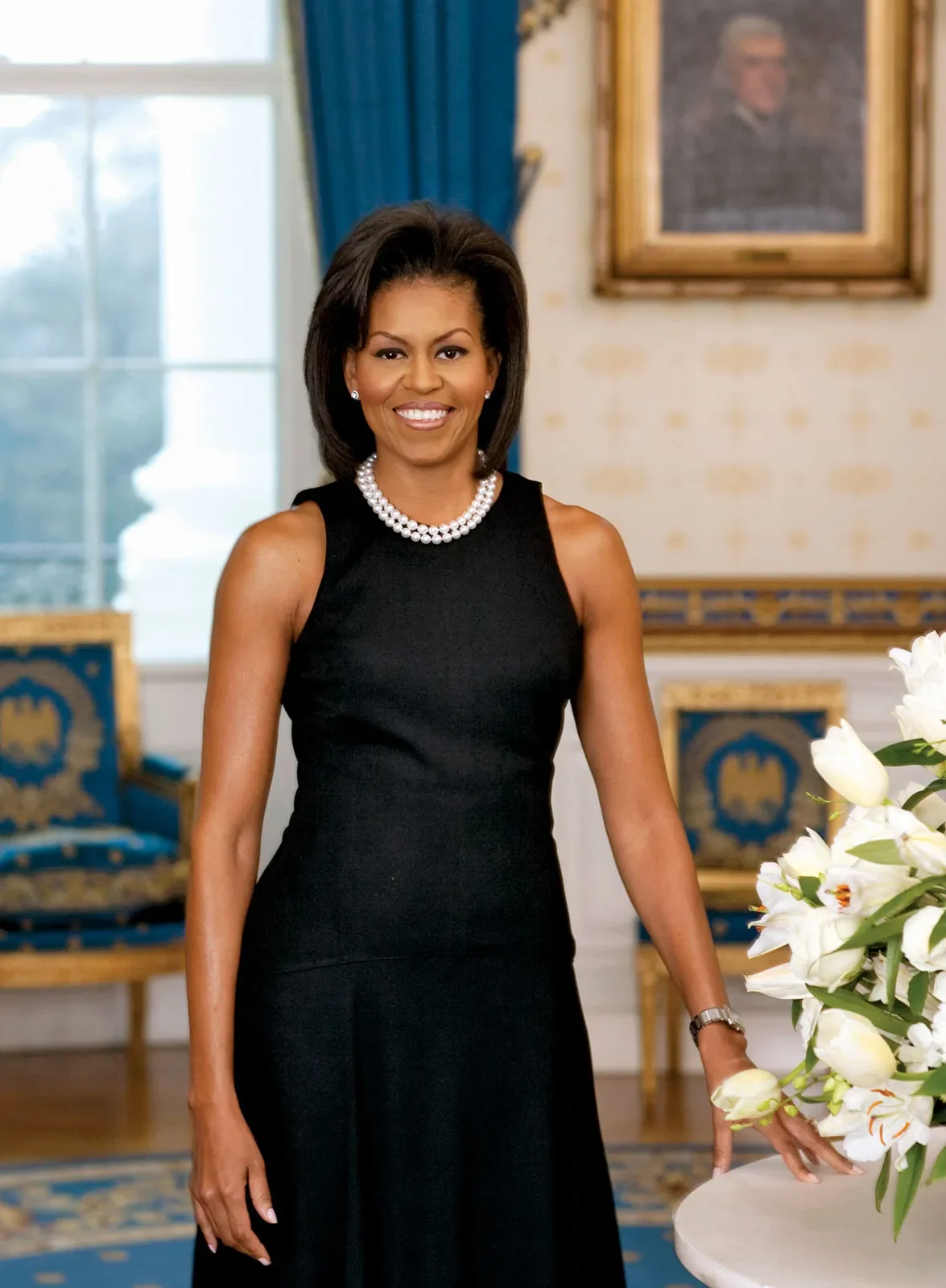 Woman wearing a statement TASO pearl necklace, showcasing the brand’s distinctive artistic jewelry design.