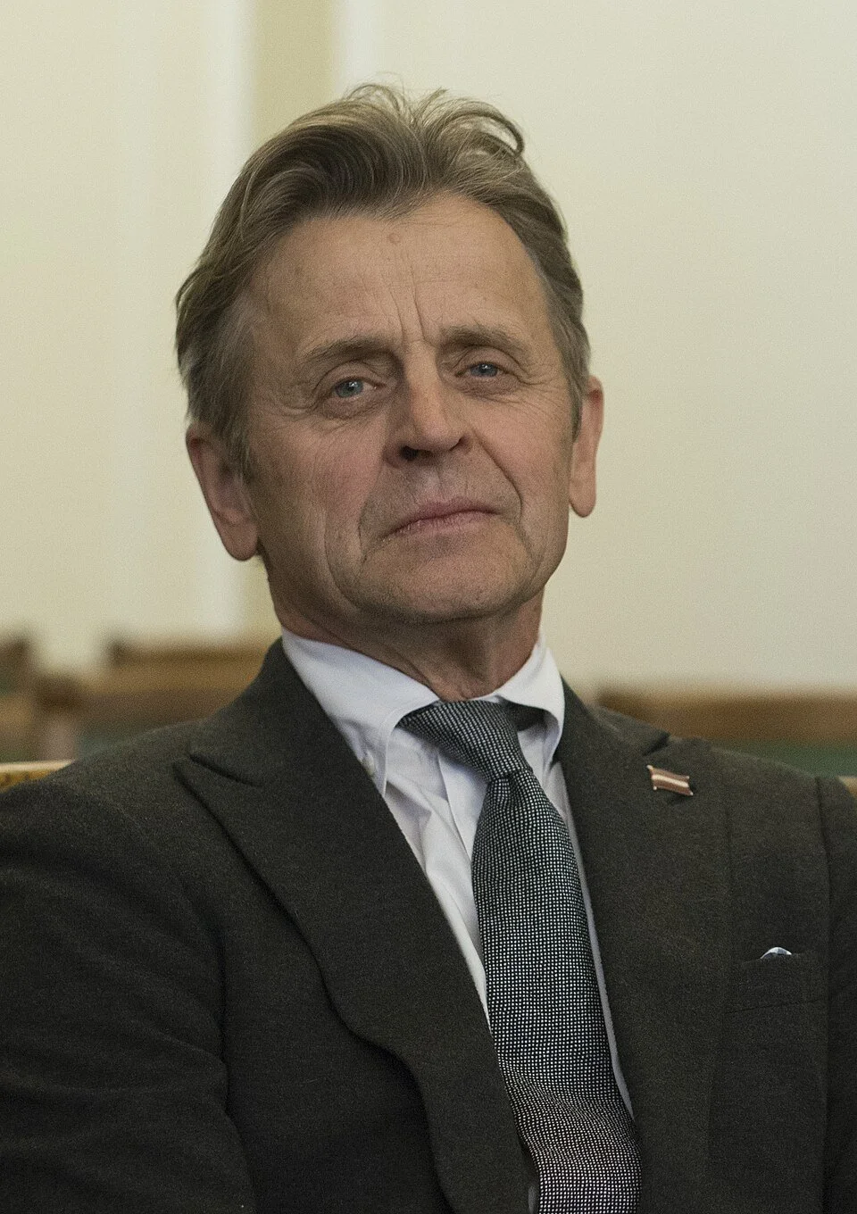 Portrait of legendary ballet dancer Mikhail Baryshnikov, part of TASO’s international recognition and artistic legacy.