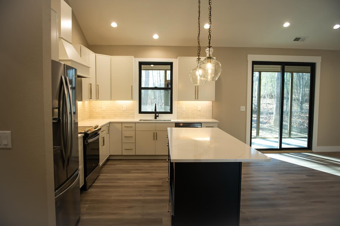 ▪️Featured Listing▪️
A dream kitchen come true!
107 Leinster Lane Crossville, TN
3 beds/2 baths
Call or text Kimberly at 931.250.1879 for more info!
#leinsterplace #newagehomesco