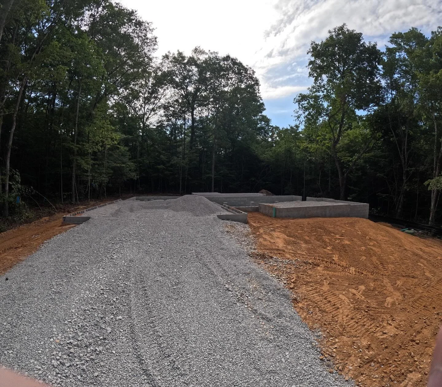 ▪️Jobsite Update▪️
Happy #friyay friends 😎
Framing starts today!
#westchesterway #newagehomesco