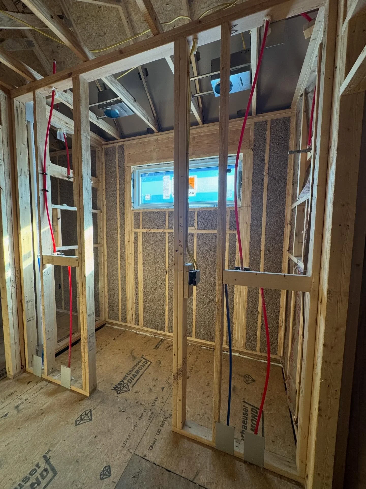 ▪️Interior Update▪️
This walk-in master shower is taking shape! Wait until you see the finished tile ✨
151 Hawes Circle Crossville, TN
Call or text Kimberly at 931.250.1879 for more info!
#luxurylodge #newagehomesco