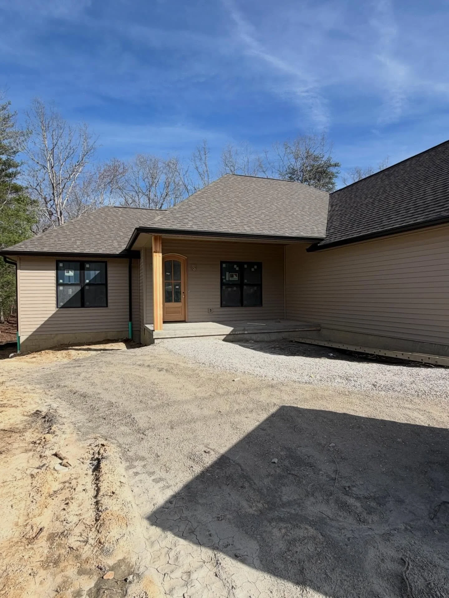 ▪️Exterior Update▪️
Coming to the market soon! ✨
151 Hawes Circle Crossville, TN
Call or text Kimberly at 931.250.1879 for more info!
#luxurylodge #newagehomesco