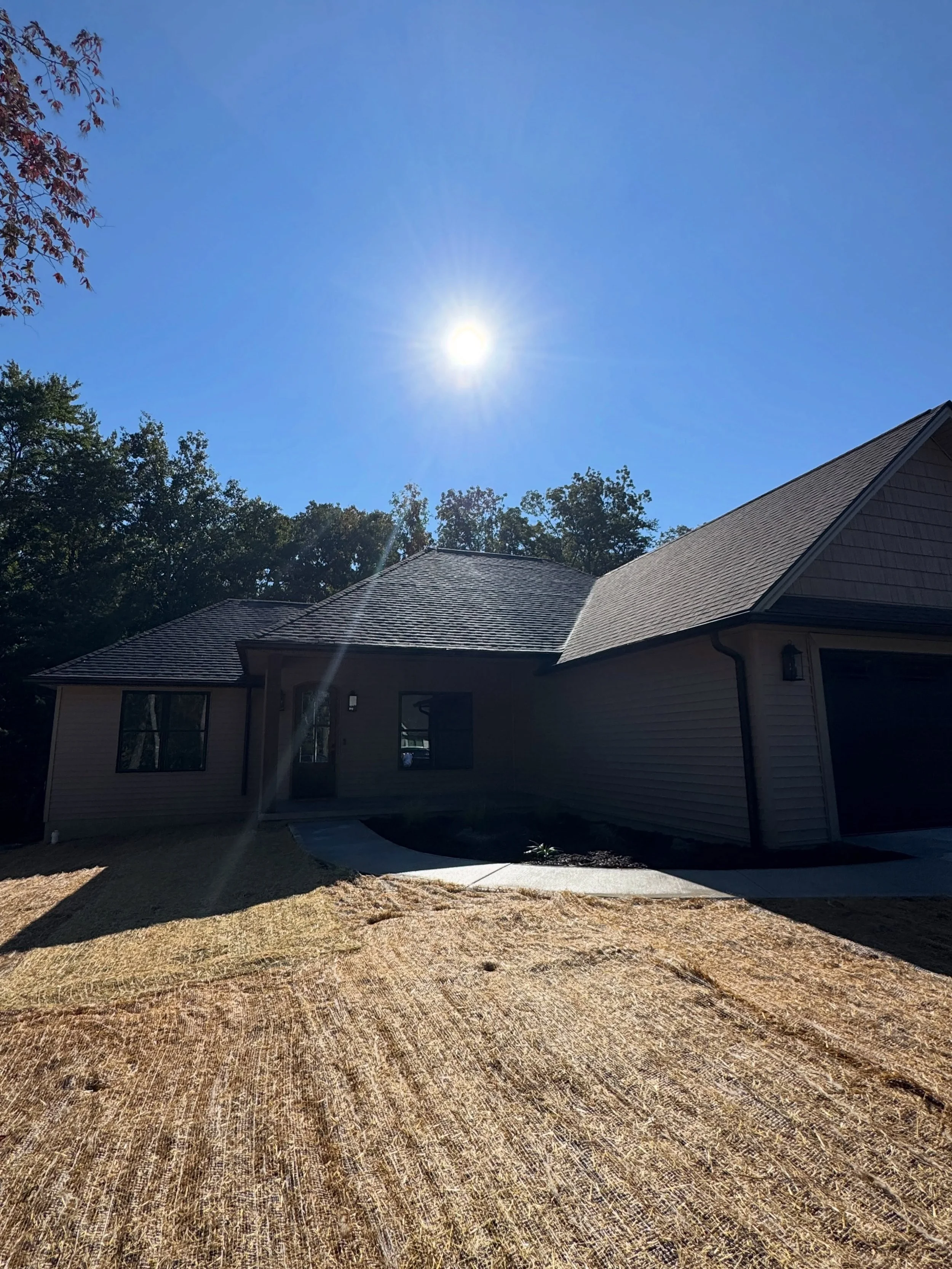 ▪️Exterior Update▪️
Qualls Excavating getting the yard in and, as always, doing great work!
151 Hawes Circle Fairfield Glade, TN
Call or text Sarah at 931.980.1422 for more info!
#luxurylodge #newagehomesco