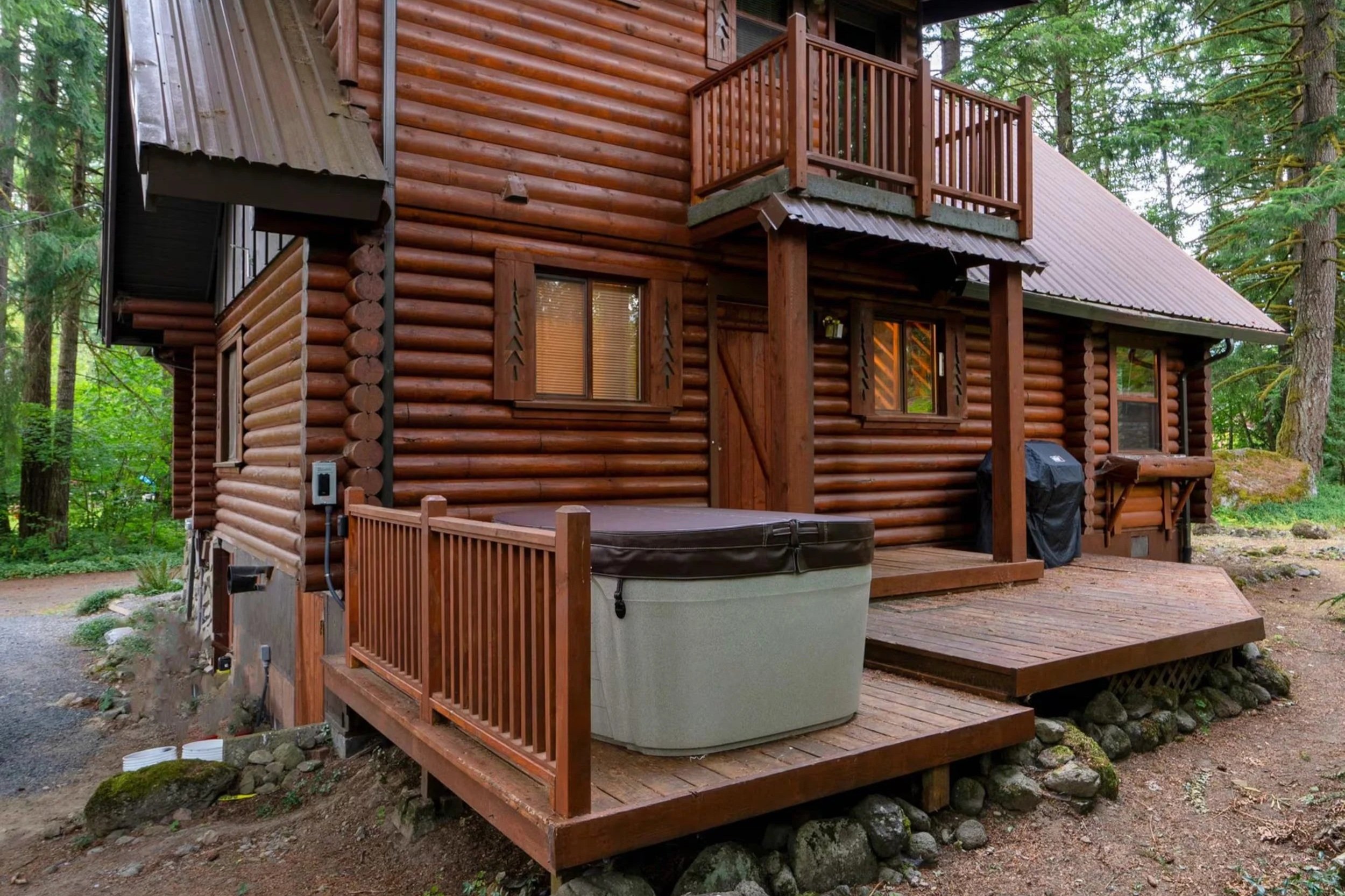 Hot Tub (1 of 2 on the property)