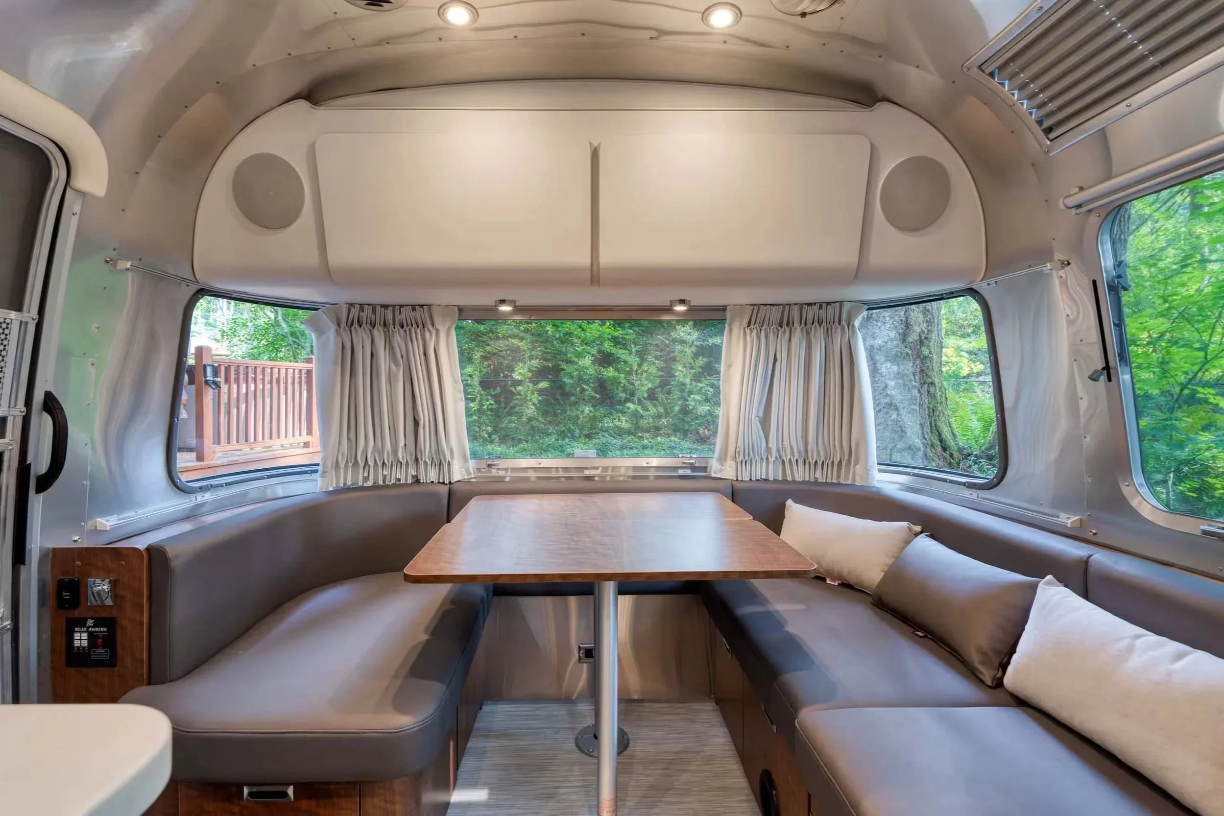 Airstream 1