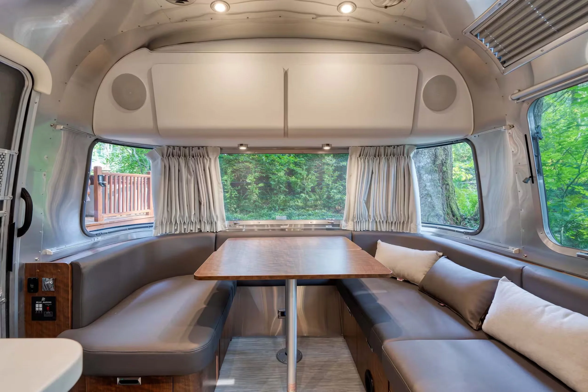 Airstream 1