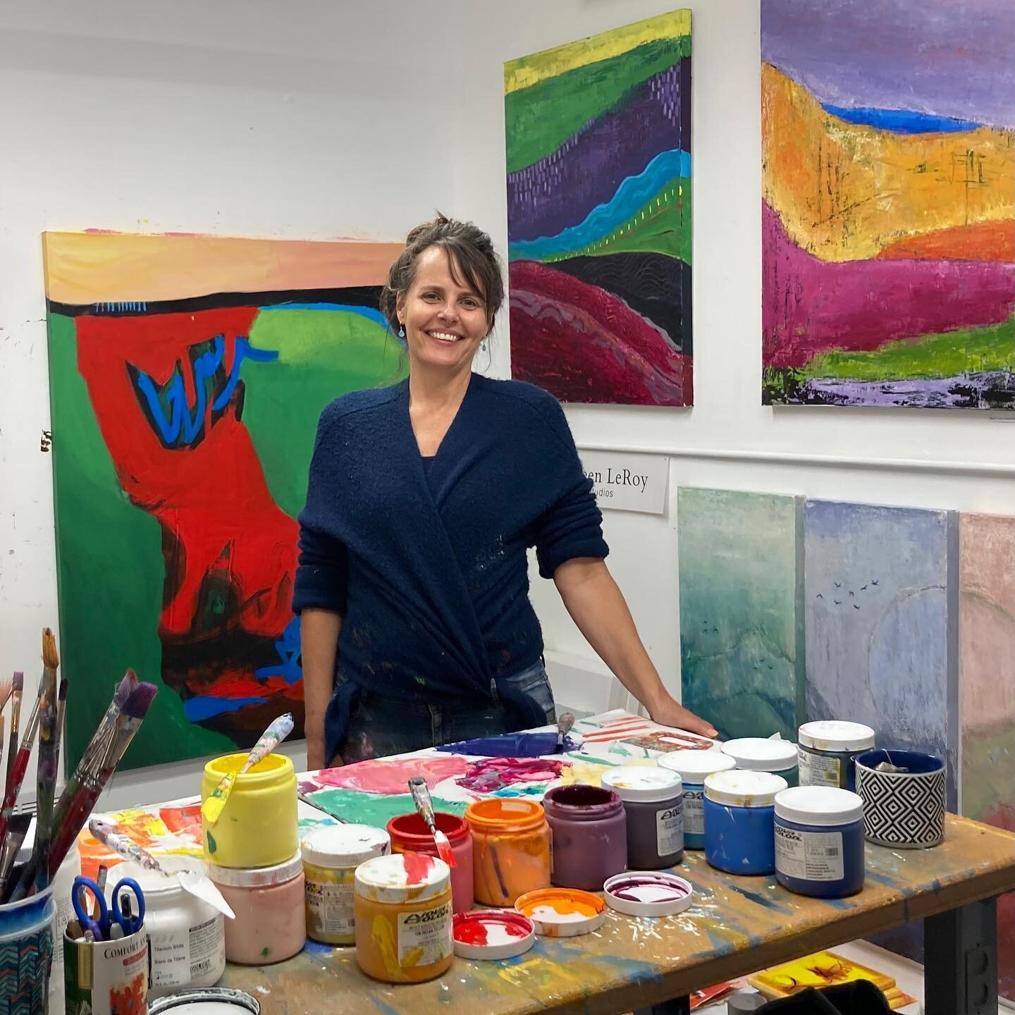 We are so thrilled to have Kathleen LeRoy join our studio! Kathleen is a palette knife painter who primarily focuses on abstract landscapes. Stop by the studio to see Kathleen&rsquo;s beautiful paintings! 
#thecrowdcollectiveboulder #creativecommunit