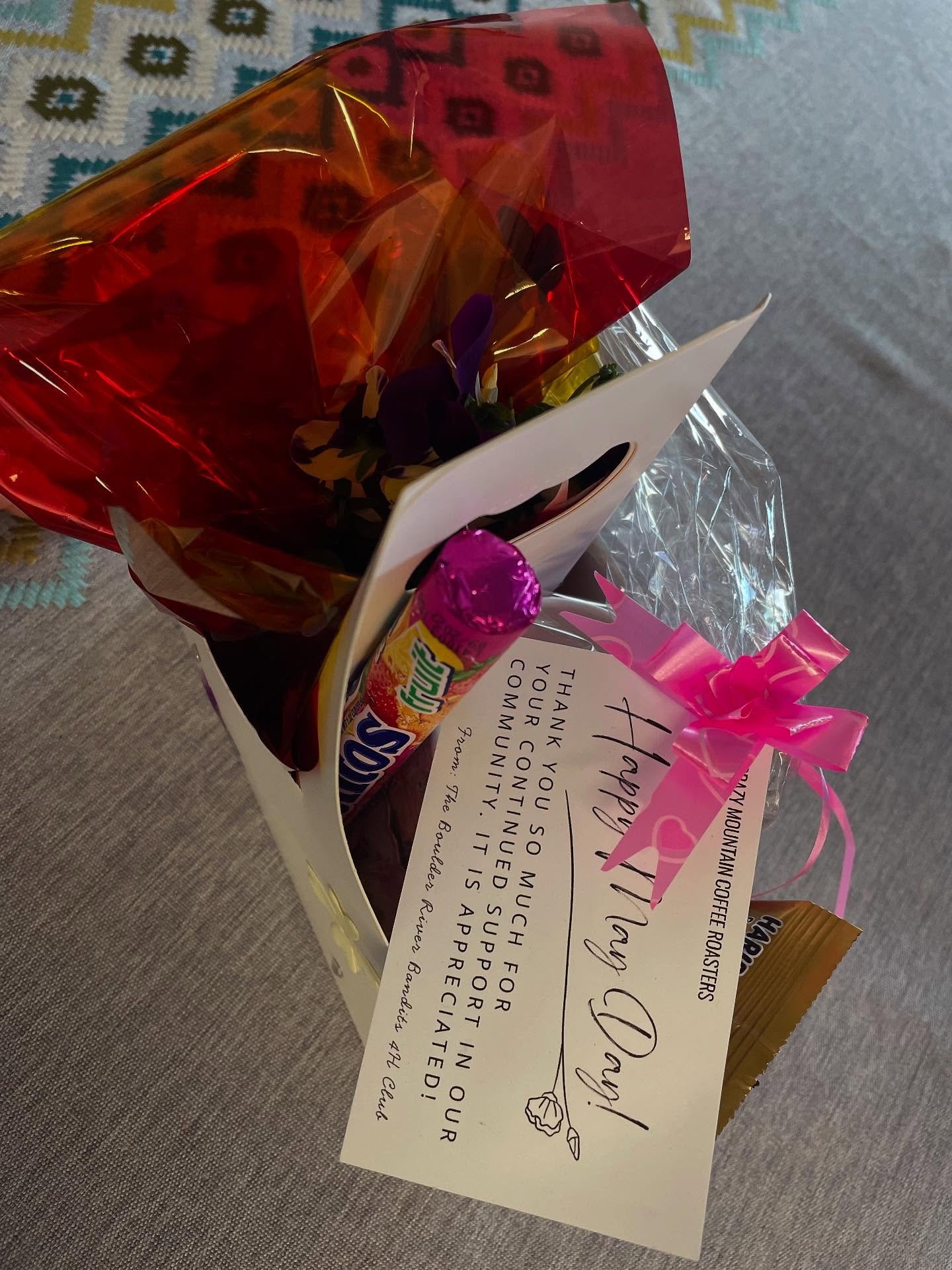 Thanks Boulder River Bandits 4-H Club for my May Day gift basket! It was a lovely surprise and totally made my day 💐🍬🫖