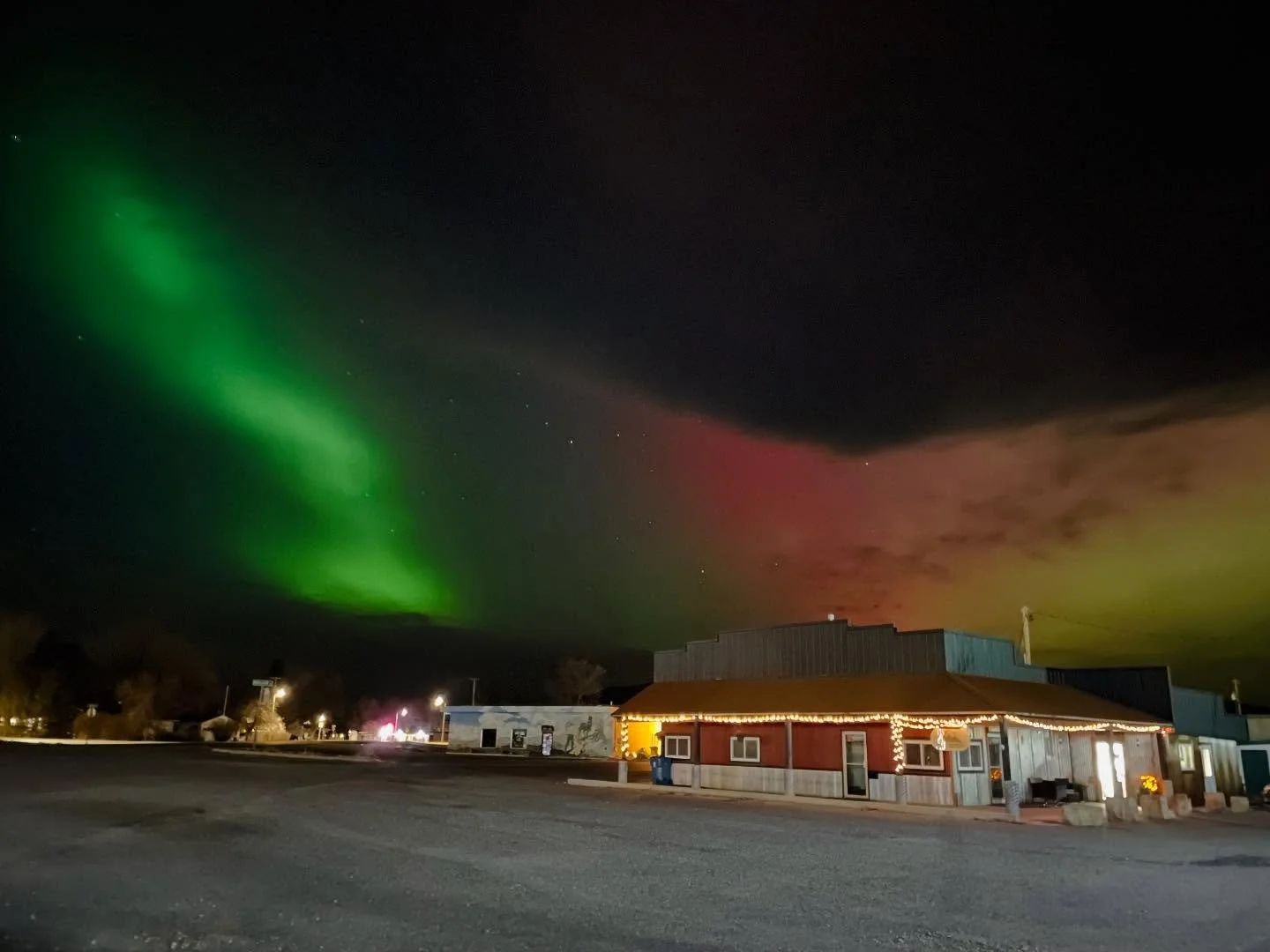 💗✨💚Northern Lights dancing over CMCR💗✨💚
.
..
&hellip;
#northernlights #auroraborealis #montanamoment #crazymtncoffee
