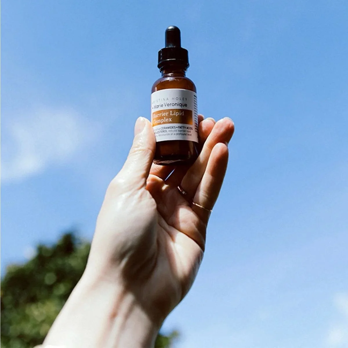 Fall skin feeling tight and dehydrated? Let&rsquo;s talk barrier repair.

The Barrier Lipid Complex is what I reach for when the weather shifts. It has ceramides, cholesterol, and fatty acids which are the exact lipids your skin barrier is made of. A