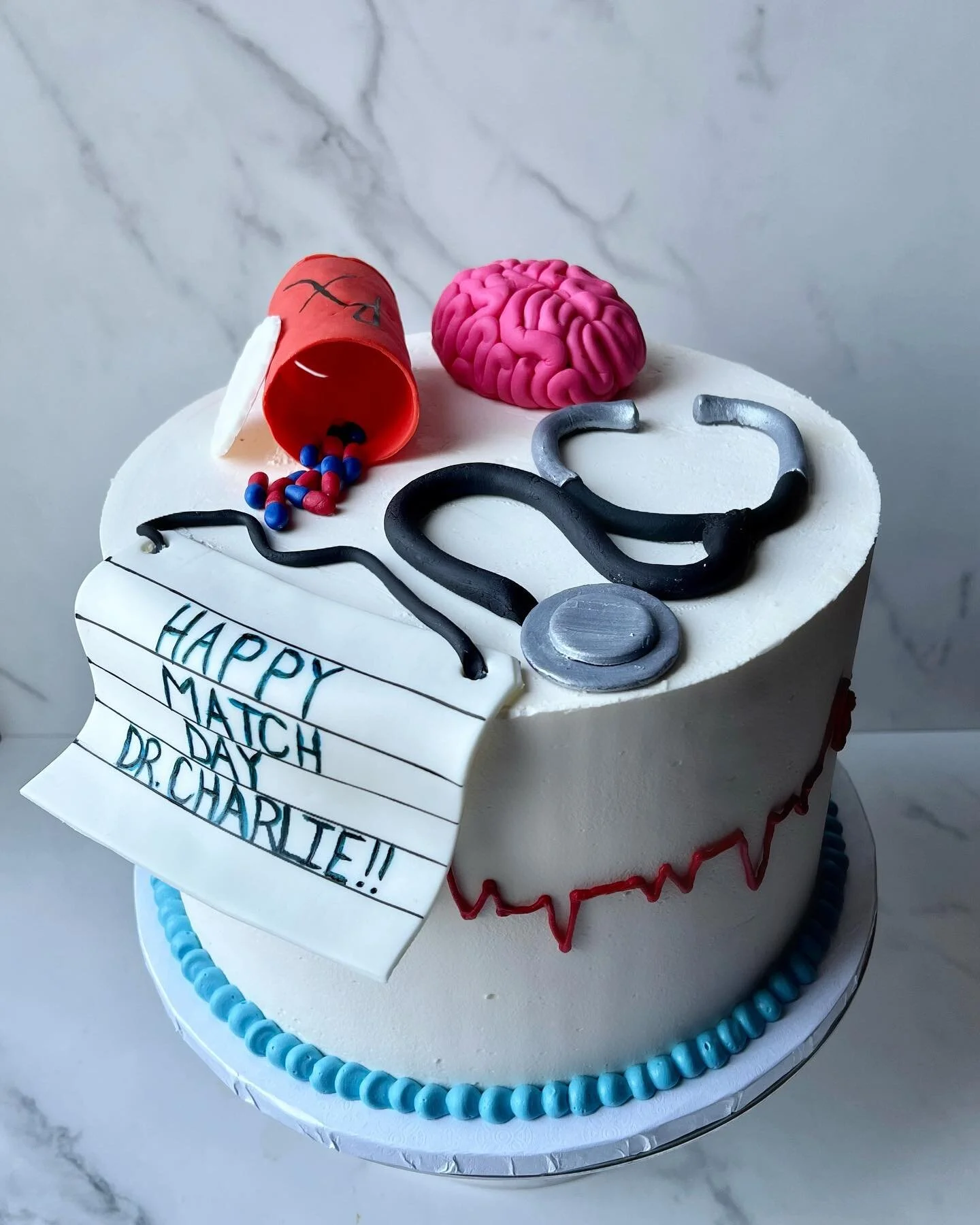 🩺🥼🍾
.
.
.
.
.
.
#bakedbyleenah #matchdaycake #happymatchday #doctorcake #freshbaked #homemade #bakernj #njbaker #njbakery #homebakery