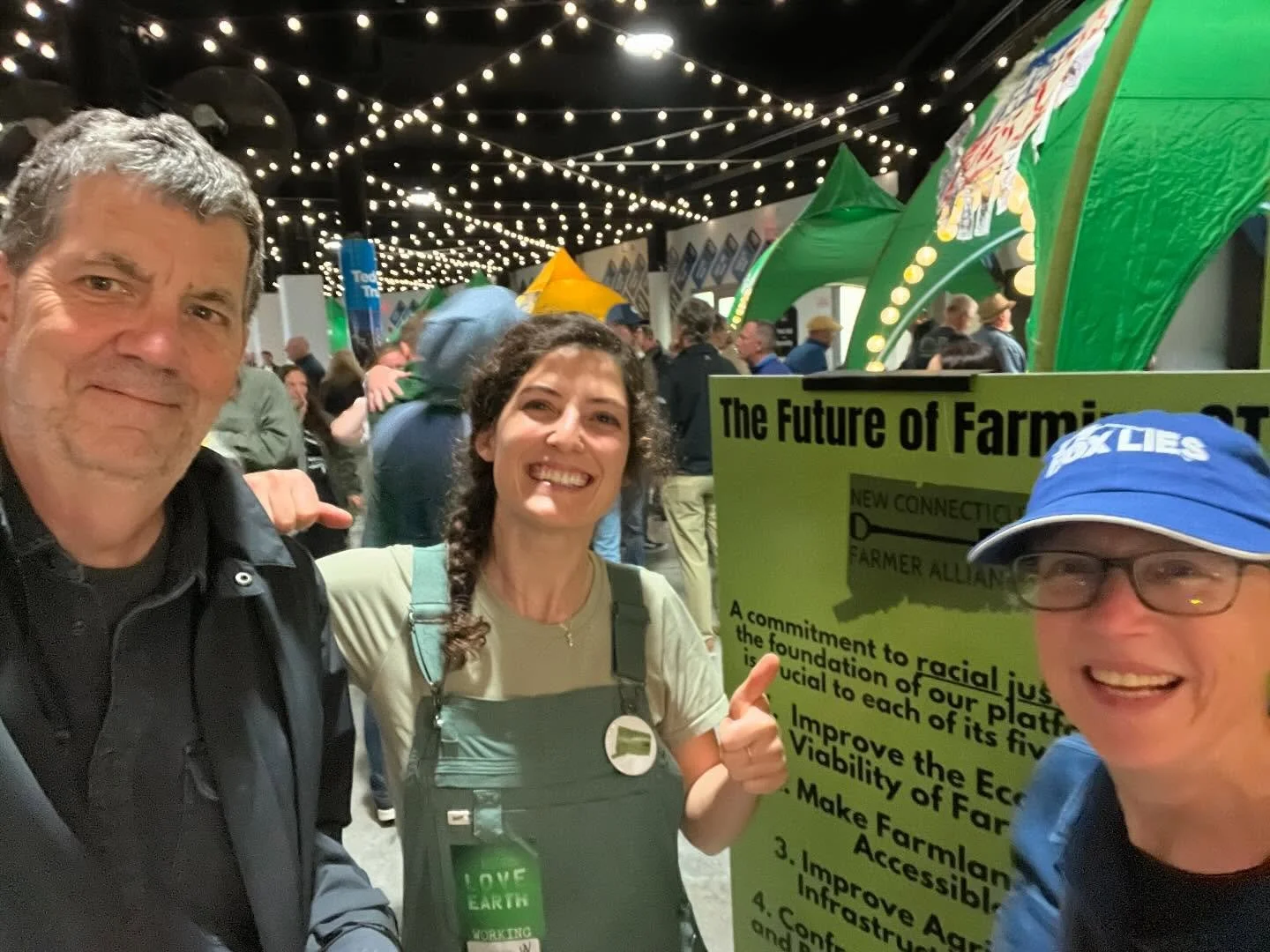 Amaaaaazing serendipity to run into the awesome Ellie (and NCTFA Coordinator Ella) representing @newctfarmers at the @neilyoungarchives concert in Bridgeport tonight! And how great that Neil offers free and open access at every venue on the tour to l