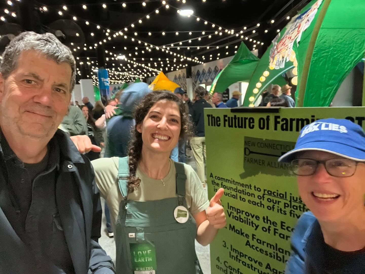 Amaaaaazing serendipity to run into the awesome Ellie (and NCTFA Coordinator Ella) representing @newctfarmers at the @neilyoungarchives concert in Bridgeport tonight! And how great that Neil offers free and open access at every venue on the tour to l