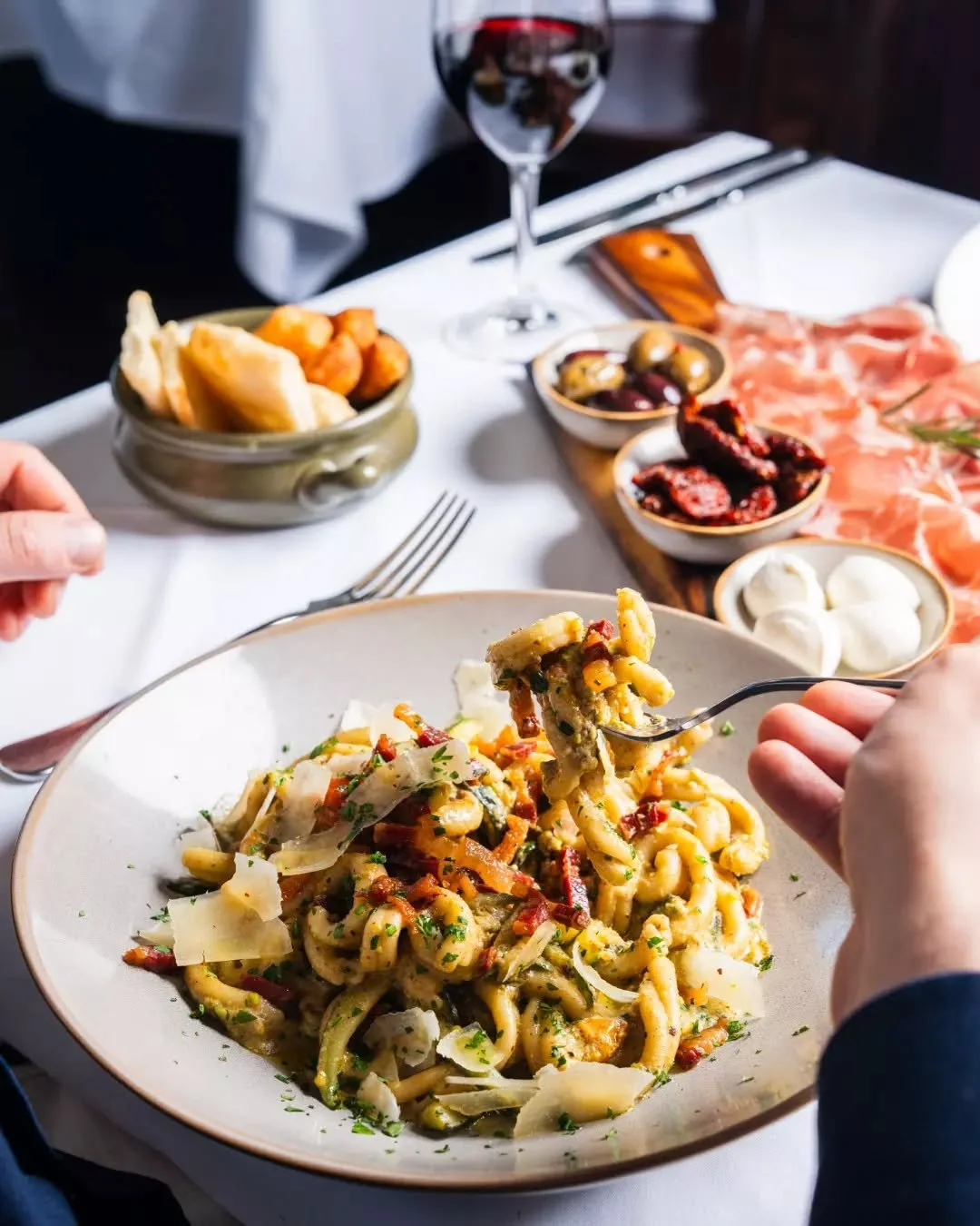 Mondays don&rsquo;t have to mean closed doors. 

While many restaurants are closed on Monday nights, we&rsquo;re open at T&Aacute;VOLA, for a relaxed Italian dinner. Whether it&rsquo;s a casual meal or a long catch-up, we&rsquo;d love to welcome you 