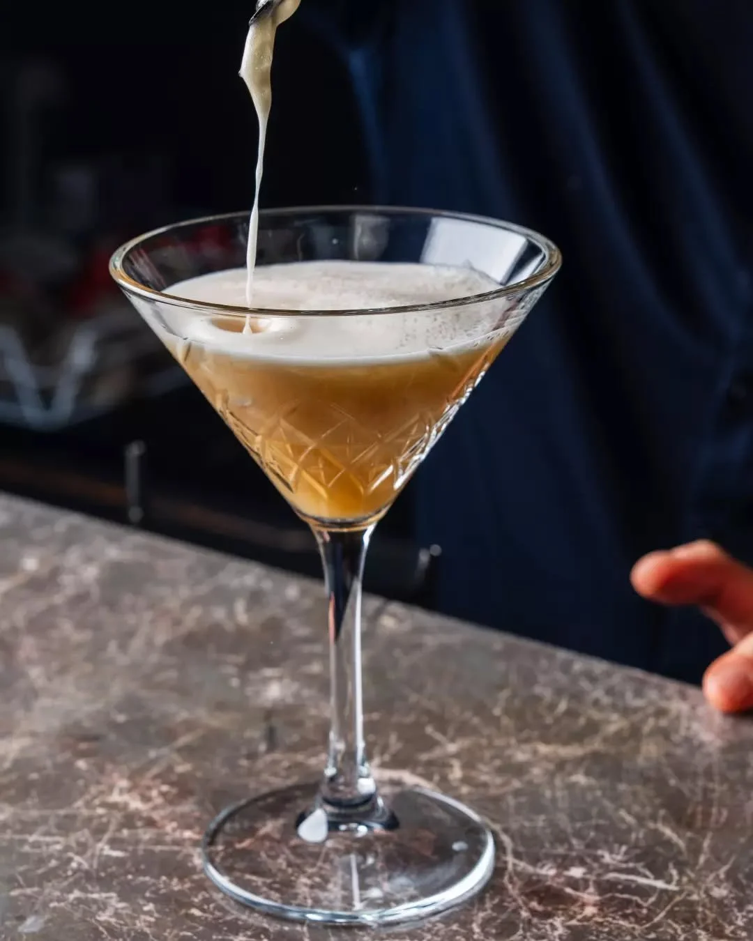 If today&rsquo;s been full, this is a nice way to ease into the evening.
Come in, unwind, and enjoy a cocktail made just for you 🥂