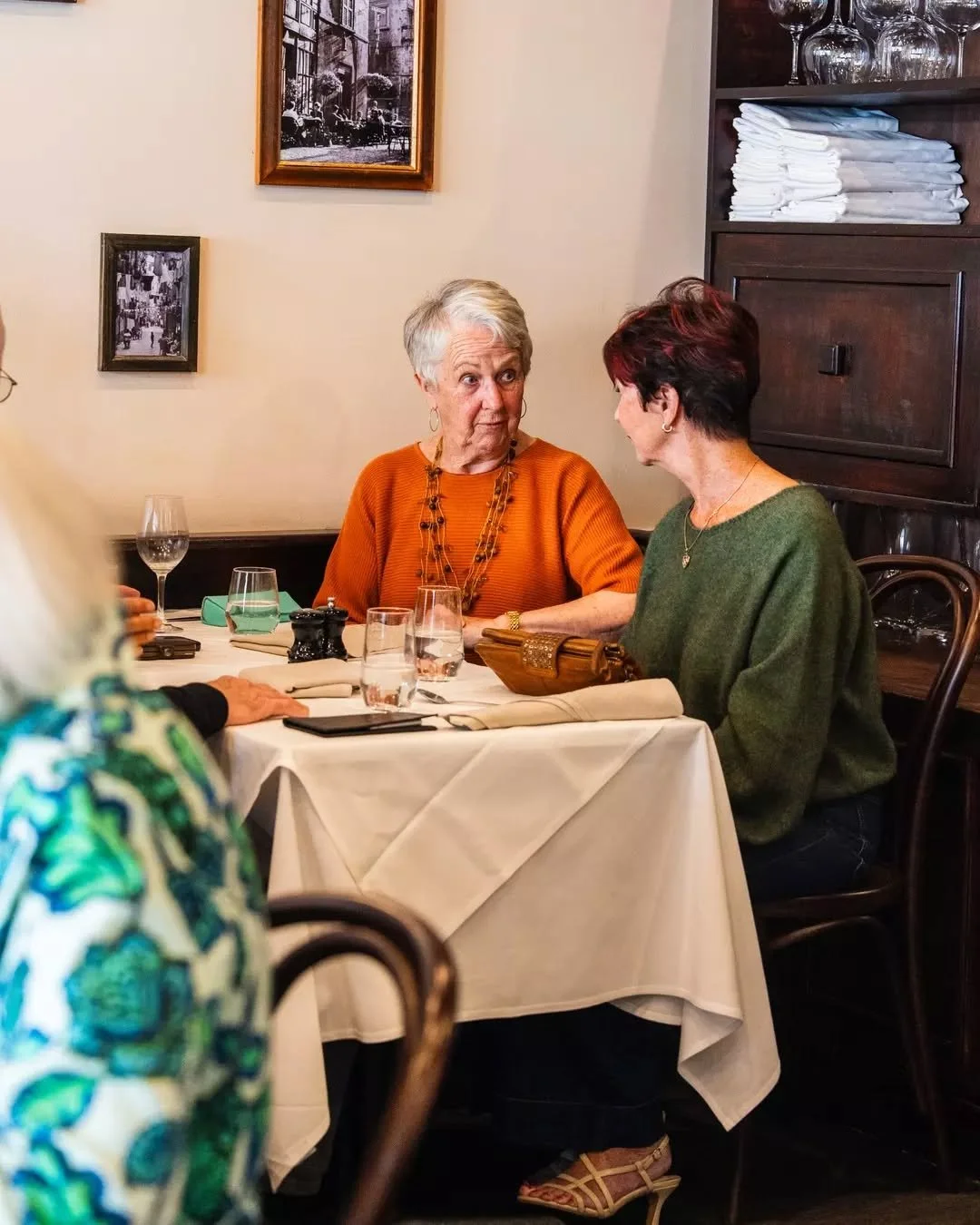 The best laughs, stories, and memories always happen over great food and a glass of wine 💖

This Galentine&rsquo;s, join us at T&Aacute;VOLA for cozy seats, delicious food, and wine shared with the people who know you best 🍷

Tag your girls and let