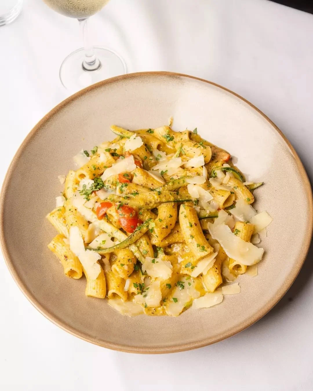 Lunch, sorted.

Rigatoni al Pistacchio, our vegetarian option, full of flavour, no compromises.
Part of our lunch menu, designed to be simple, generous, and easy!

Reserve your table now!