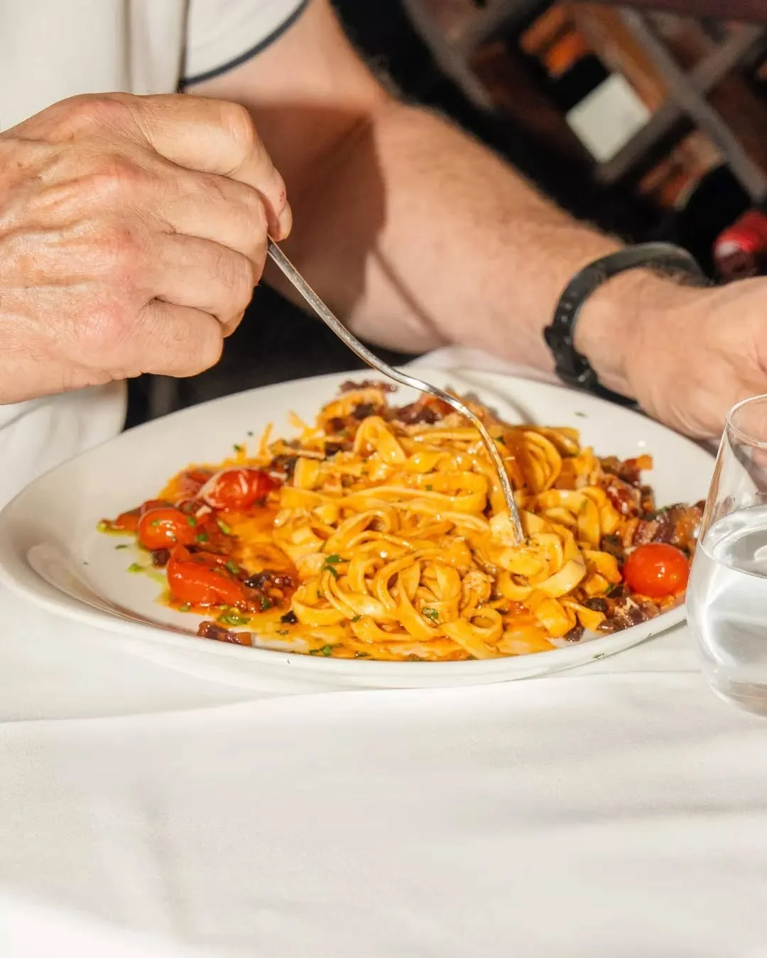 Pull up a chair, pour a glass, and let the afternoon take care of itself. 

Our $29 lunch menu is everything a long midday meal should be, homemade pasta made fresh in house, thoughtful flavours, warm service, and all the time in the world to enjoy i