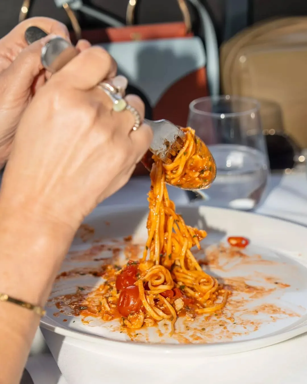 No rush.
Just a good plate of pasta. 🍝