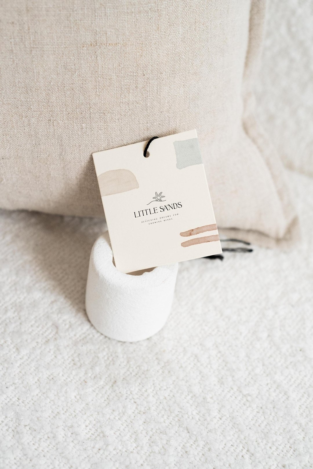 Here's a mini Brand Reveal that i just can't keep to myself any longer!! I am so in love with this stunning branding I completed recently for Little Sands and wanted to show you a little sneak peak. Its modern, its elegant and its a whole lot of coas