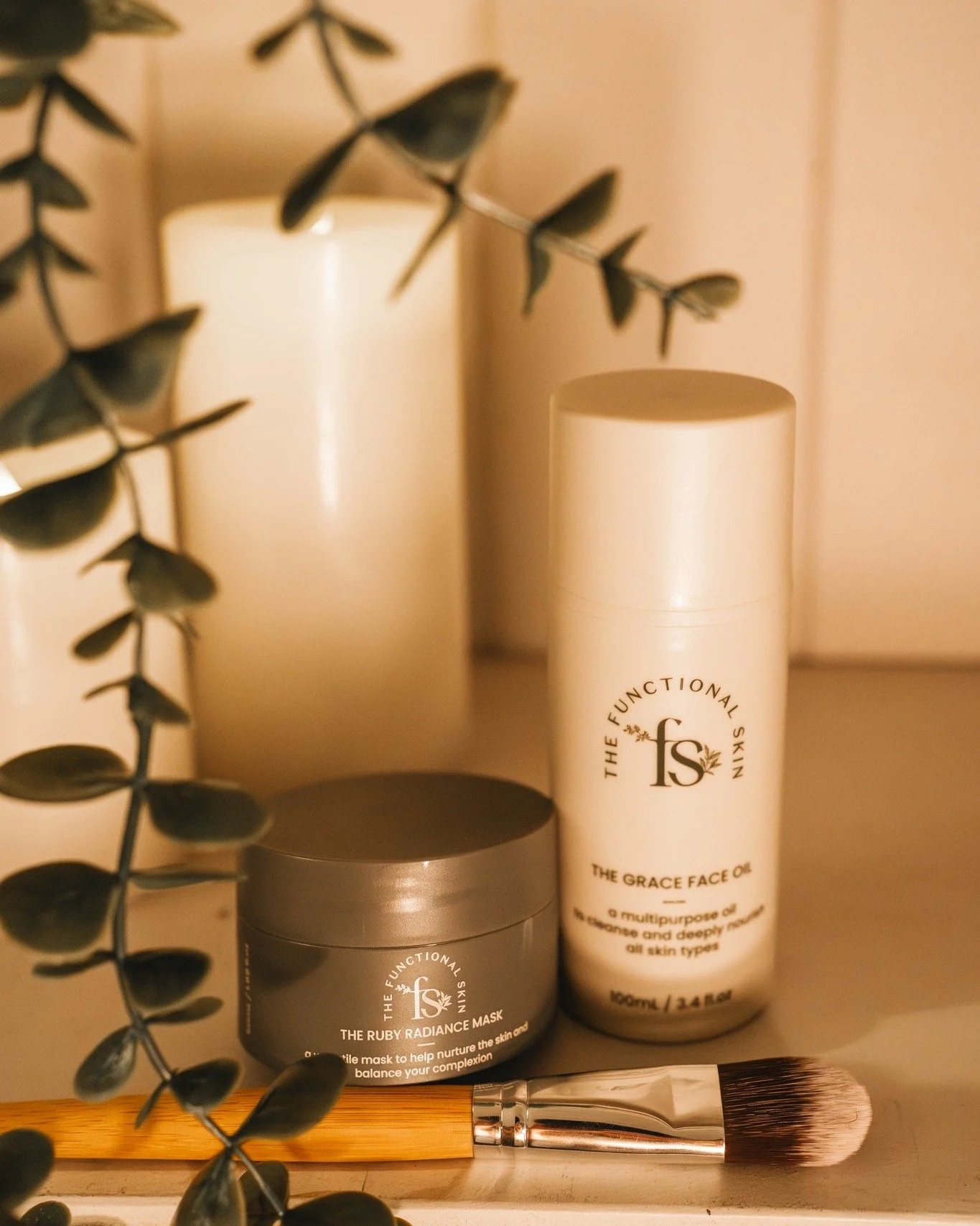 Product photography at one of my favourite spaces, @ossian.au, capturing some very special Christmas offerings. I added subtle touches of the beautiful dried flowers scattered throughout the studio to keep each image true to the Ossian brand.