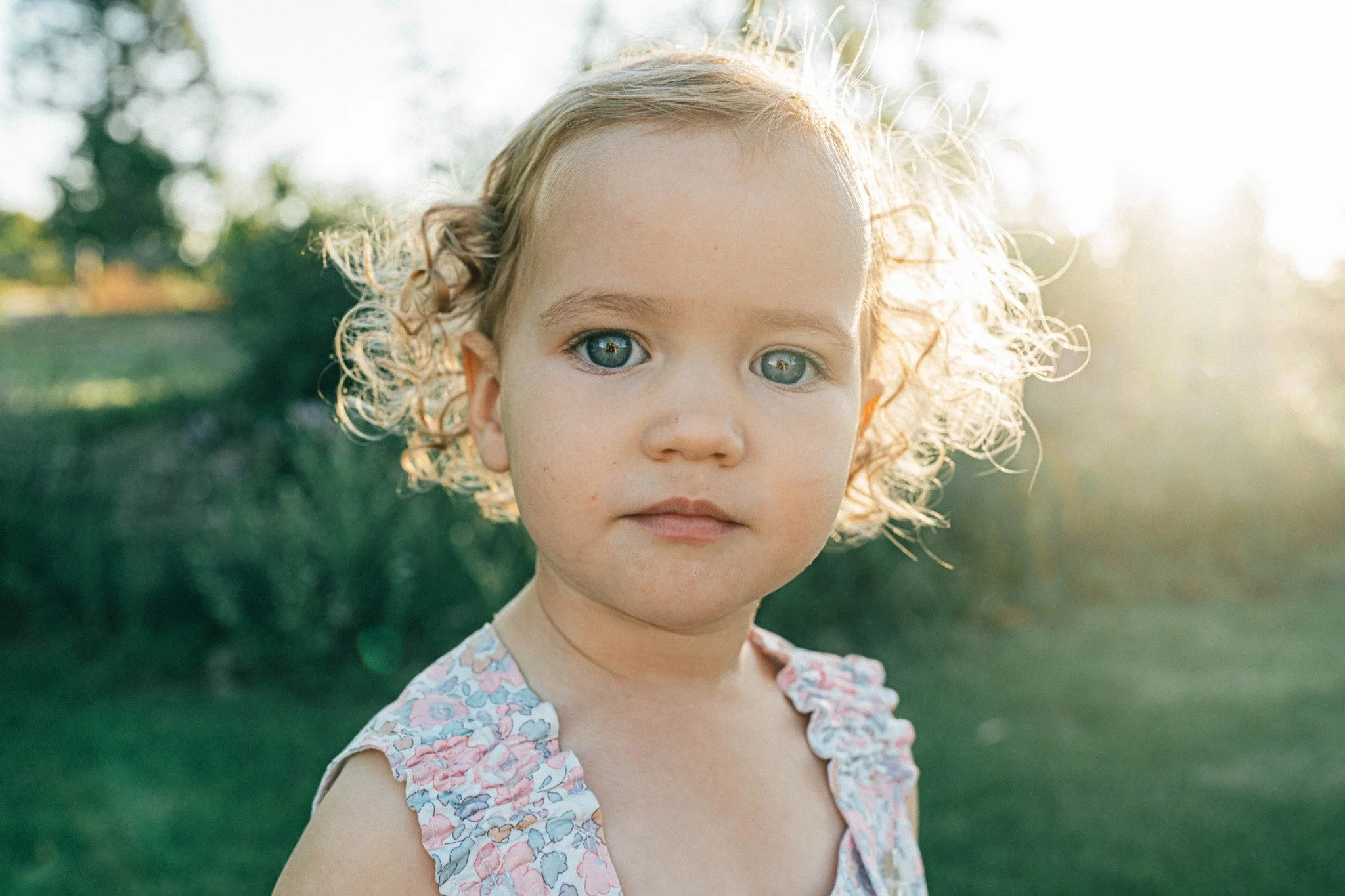 Portrait: Her siblings call her &ldquo;Inja-men,&rdquo; their own affectionate twist on Imogen. There&rsquo;s something about this age... how quickly it changes. I love that photos help us remember who they were in each season. 

#studioruralfamilyph