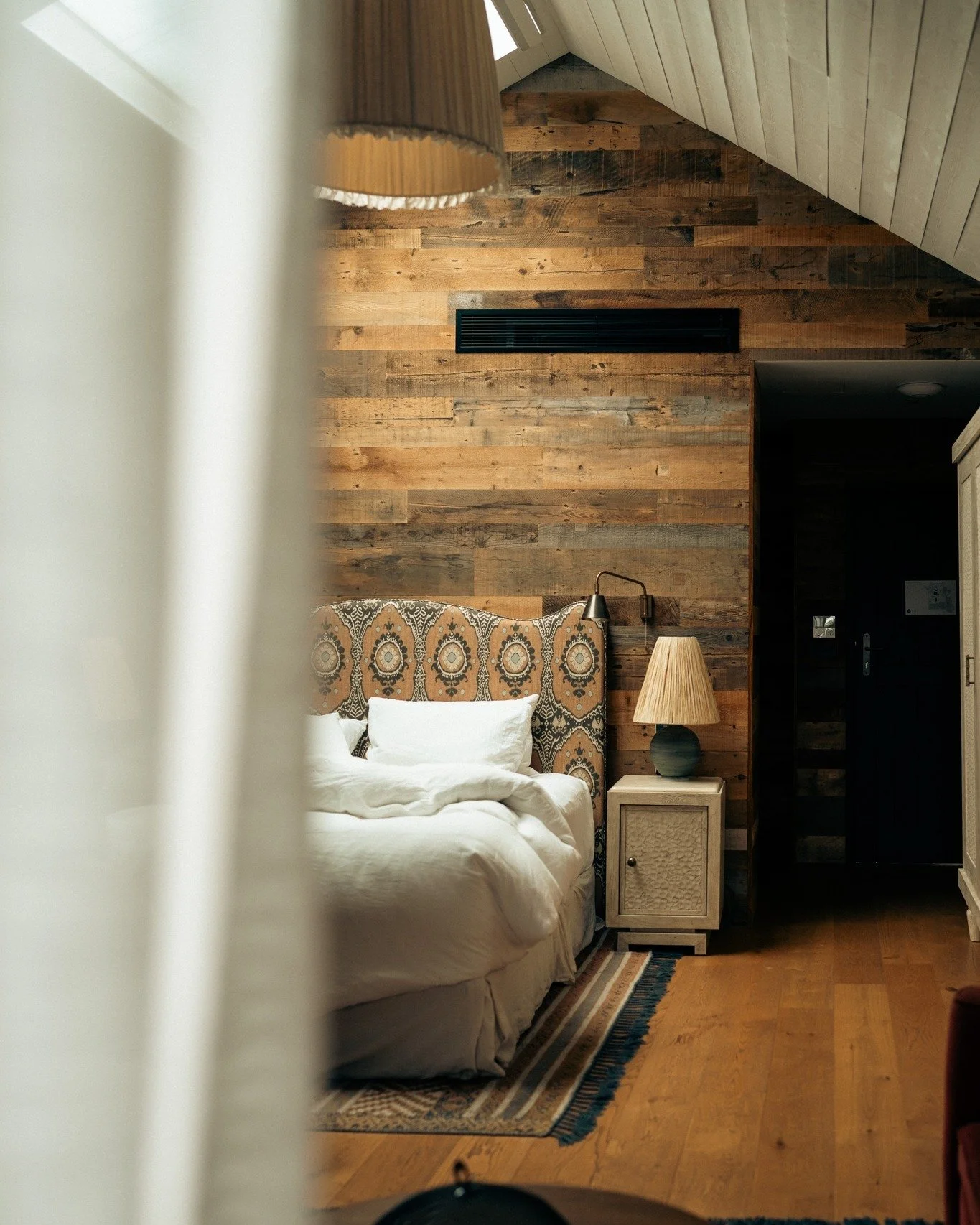 Pt. 2
Osborne House, Bundanoon

There&rsquo;s something quietly commanding about this place. Every angle feels intentional, but not forced. 

@leantimms  @osbornhouse_