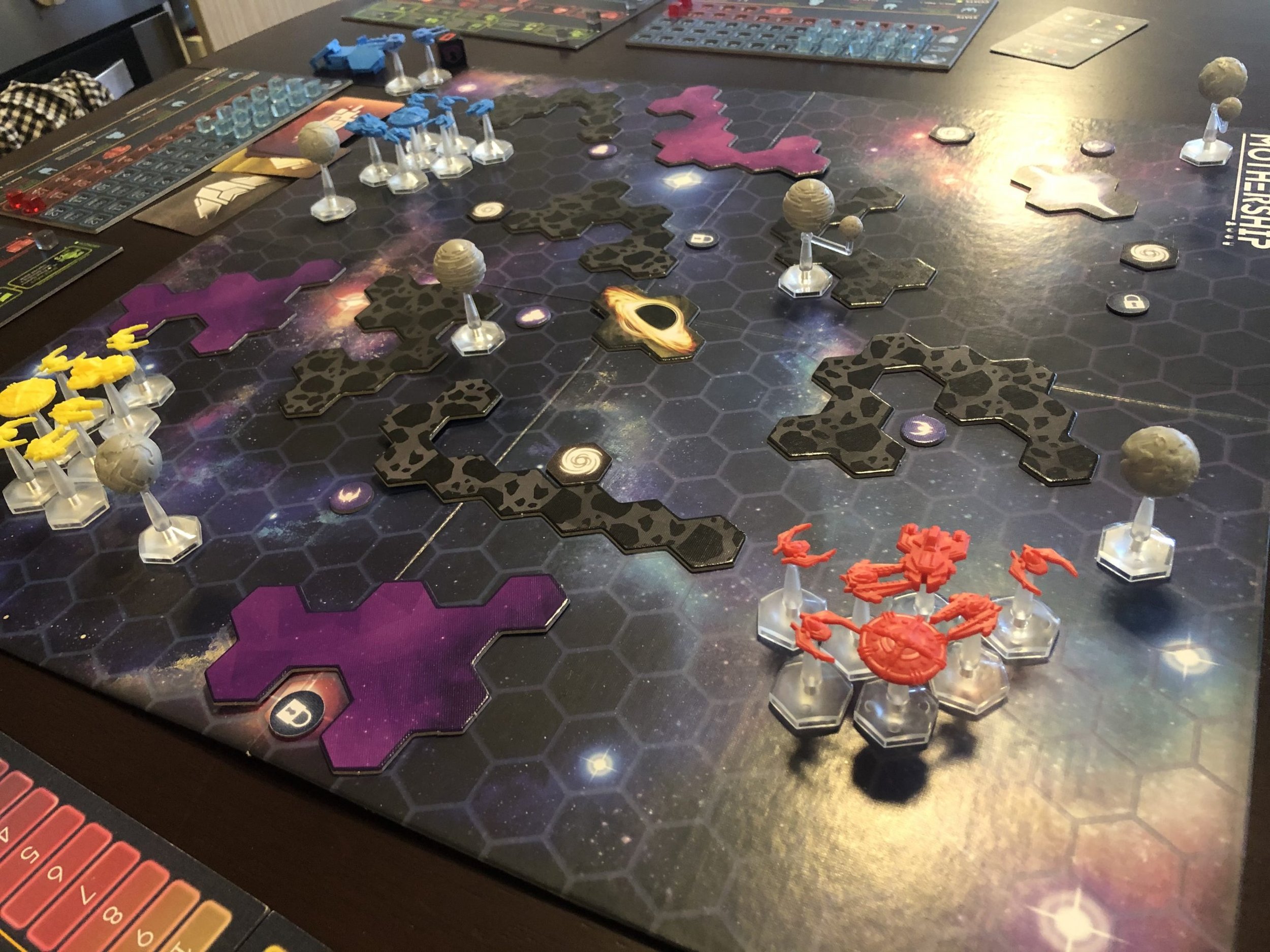  A 3-player free-for-all with the new Black Hole at the centre.  
